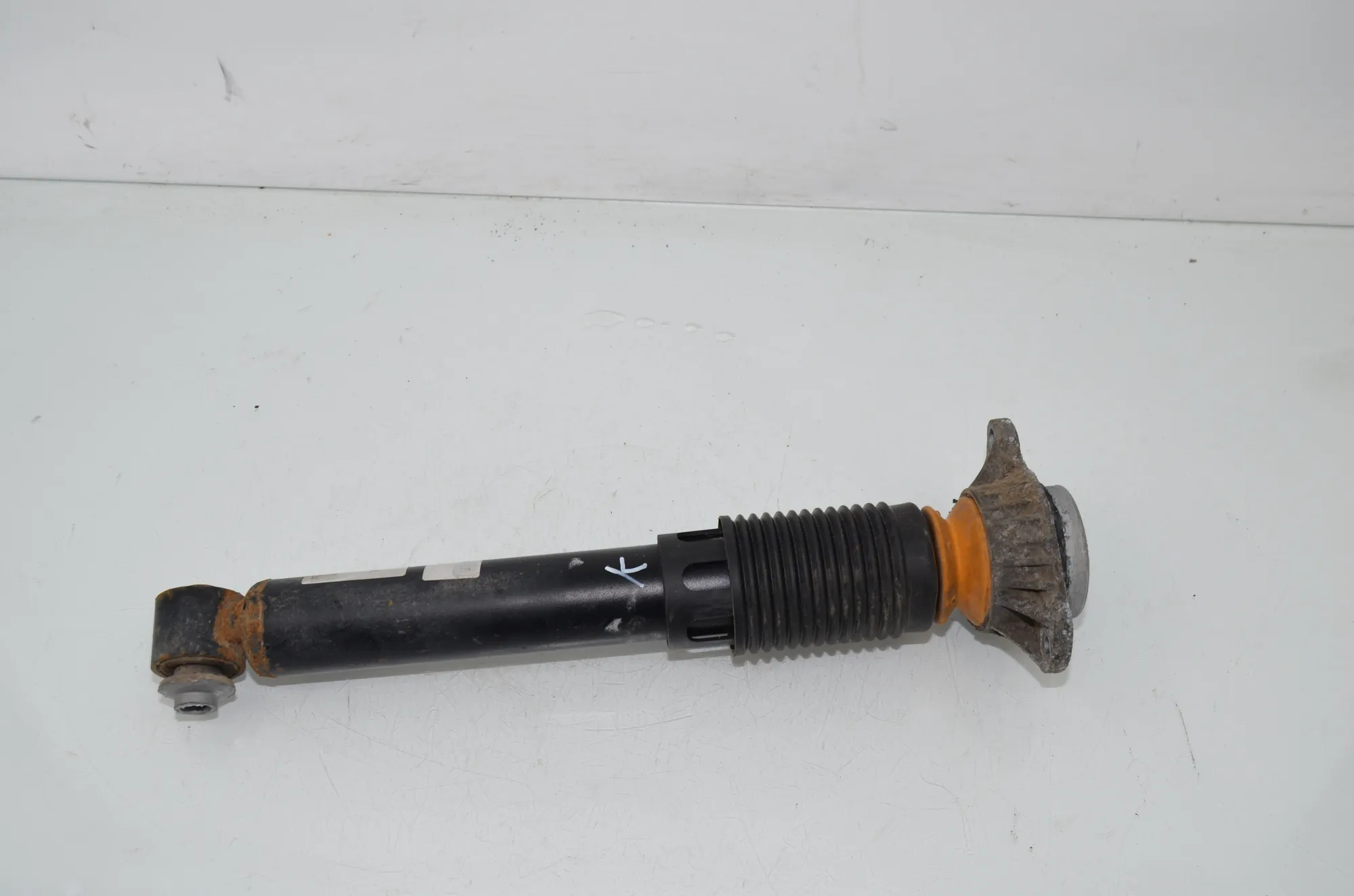 Rear Left Shock Absorber – OEM 6797772 · BMW 5 Touring (F11) 530 d xDrive 2011 – 2