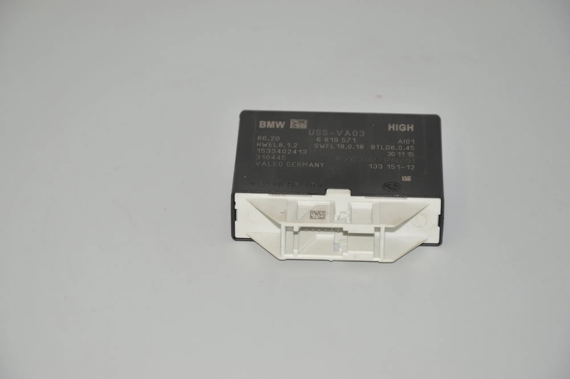 PDC Parking Sensor Control Unit – OEM 6819571 · BMW 7 (G11, G12) BMW 7 (G11, G12) 740 i, Li 2015 – 3
