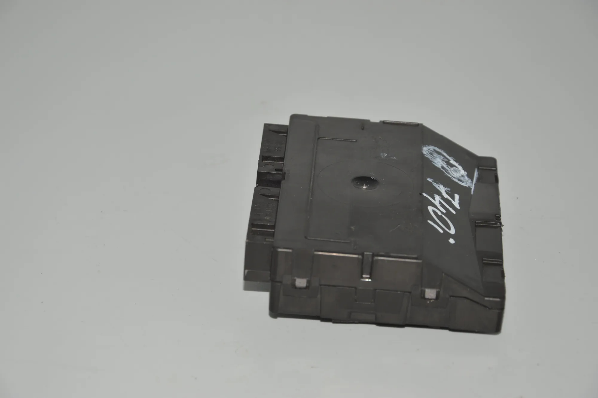 Other Control Units – OEM 6991554 · BMW 7 (G11, G12) BMW 7 (G11, G12) 740 i, Li 2016 – 2