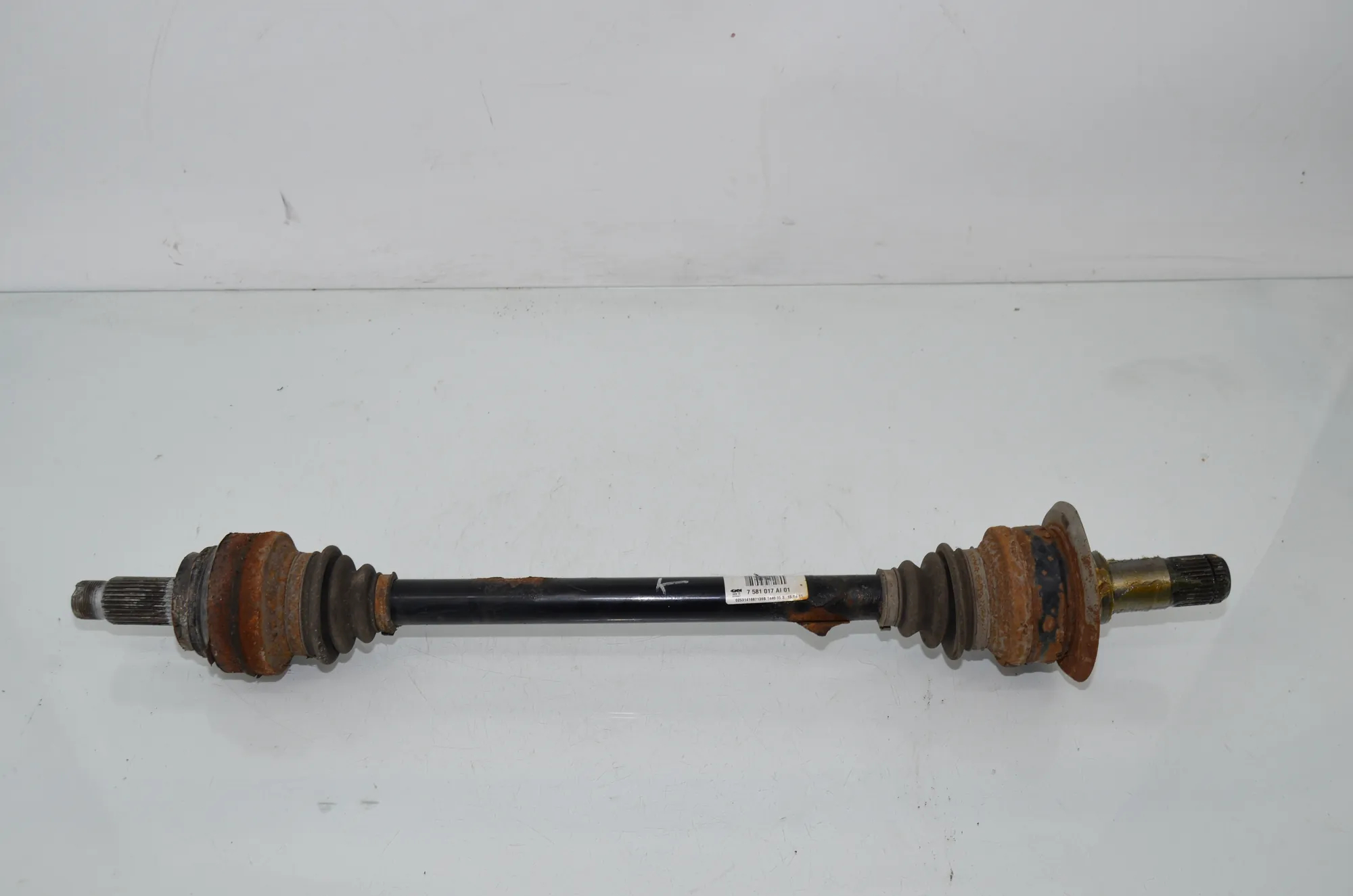 Rear Left Driveshaft – OEM 7581017 · BMW 5 Touring (F11) 530 d xDrive 2011
