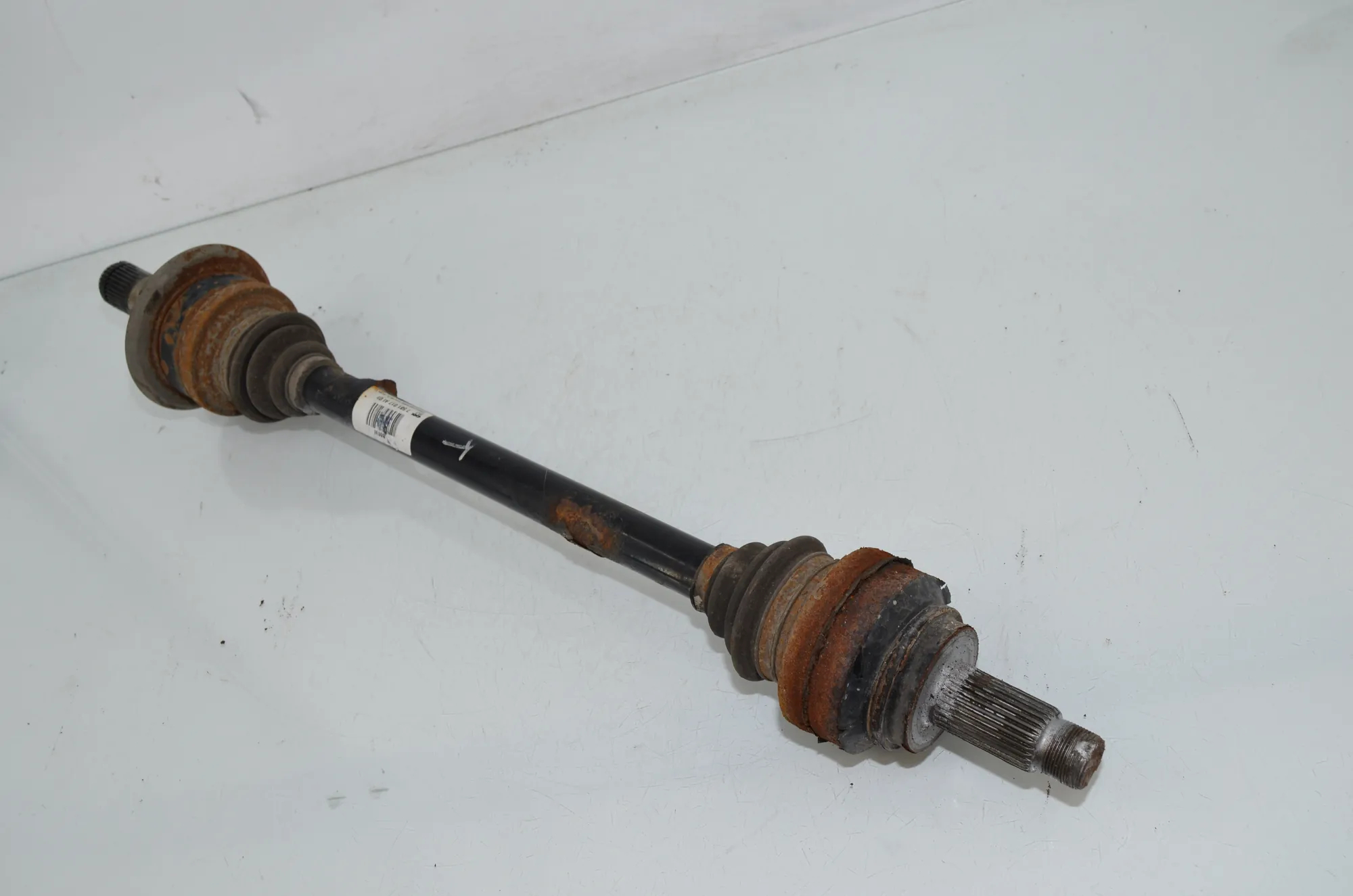 Rear Left Driveshaft – OEM 7581017 · BMW 5 Touring (F11) 530 d xDrive 2011 – 3