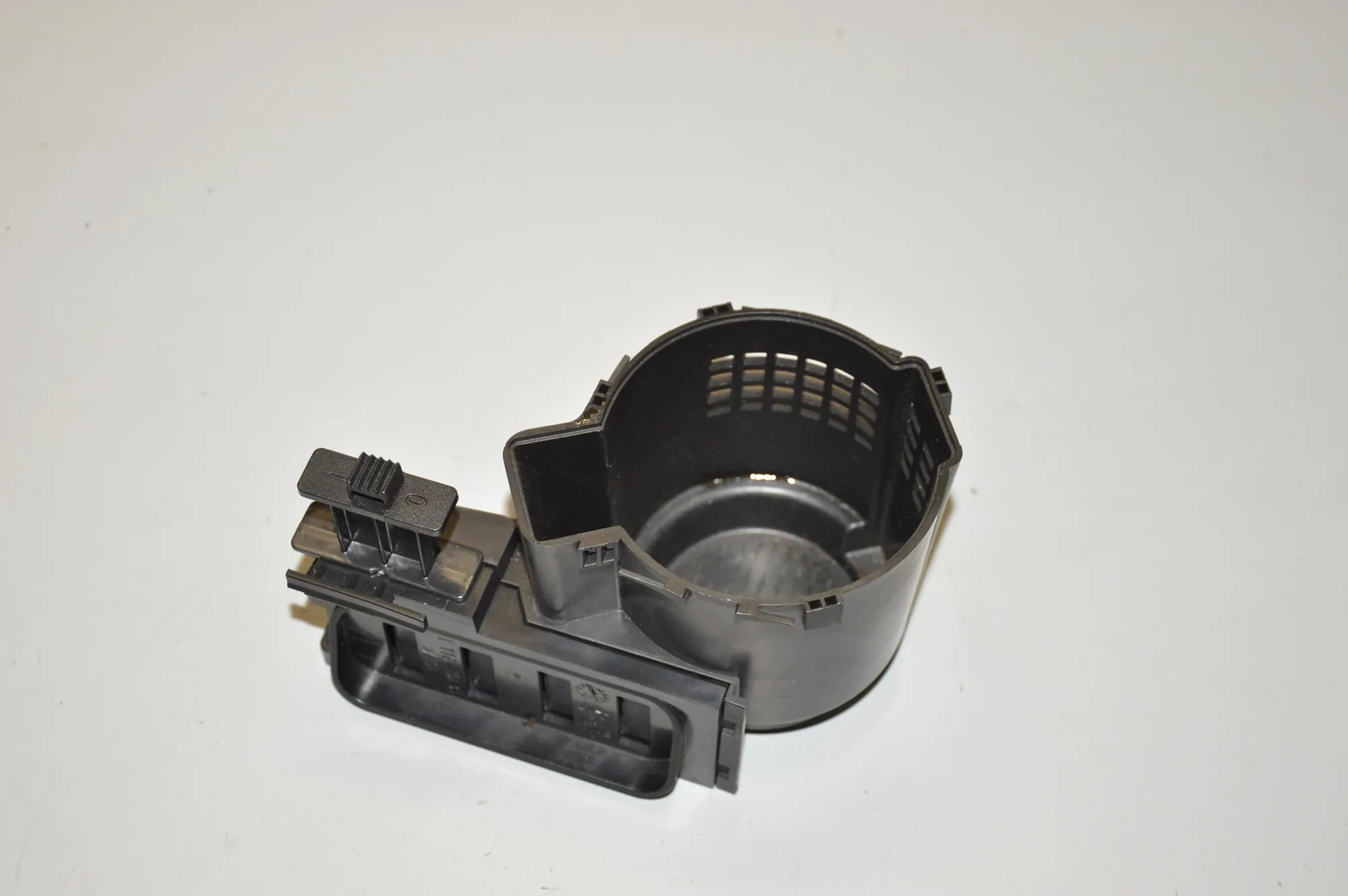 Cup Holder – OEM 7153714 · BMW 3 Coupe (E92) 335 i 2007