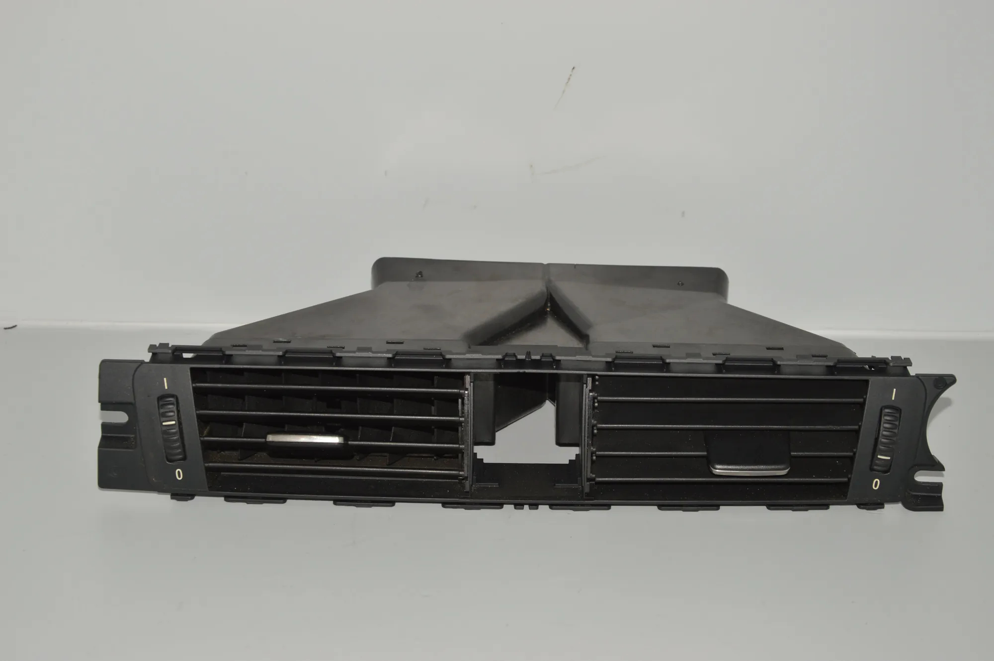 Dashboard Air Vents – OEM 9151176 · BMW 3 Coupe (E92) 335 i 2007