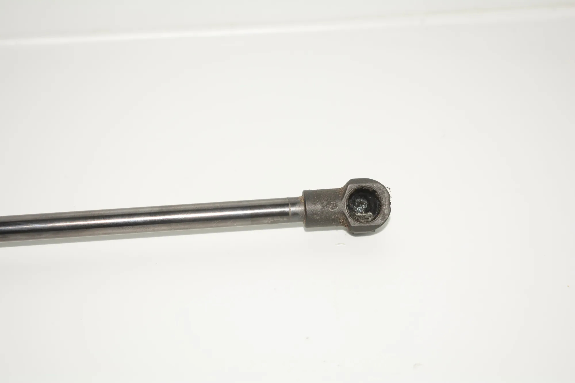 Right Side Tailgate Gas Strut – OEM 7129194 · BMW 3 Coupe (E92) 335 i 2007 – 3