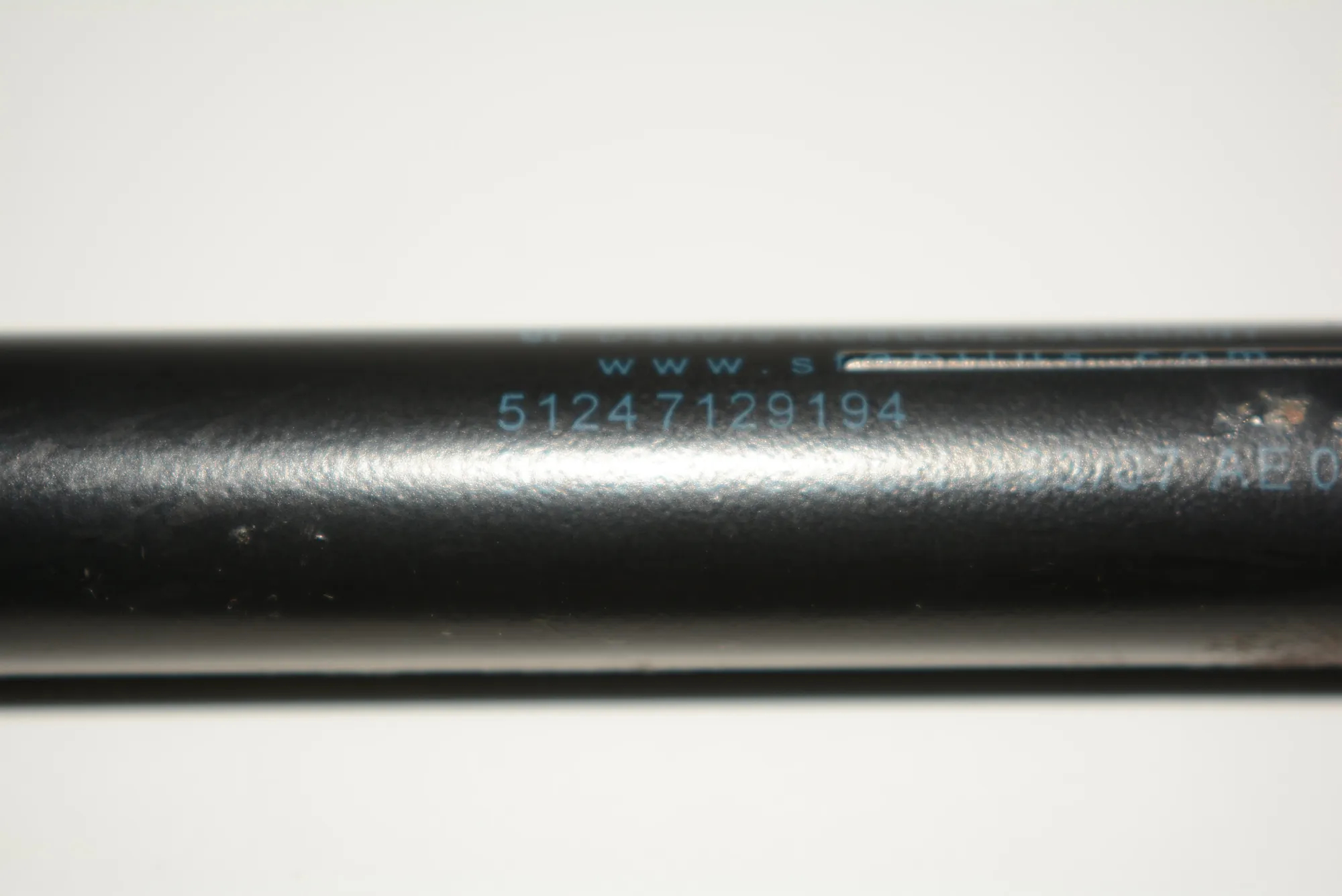 Left Side Tailgate Gas Strut – OEM 7129194 · BMW 3 Coupe (E92) 335 i 2007 – 5