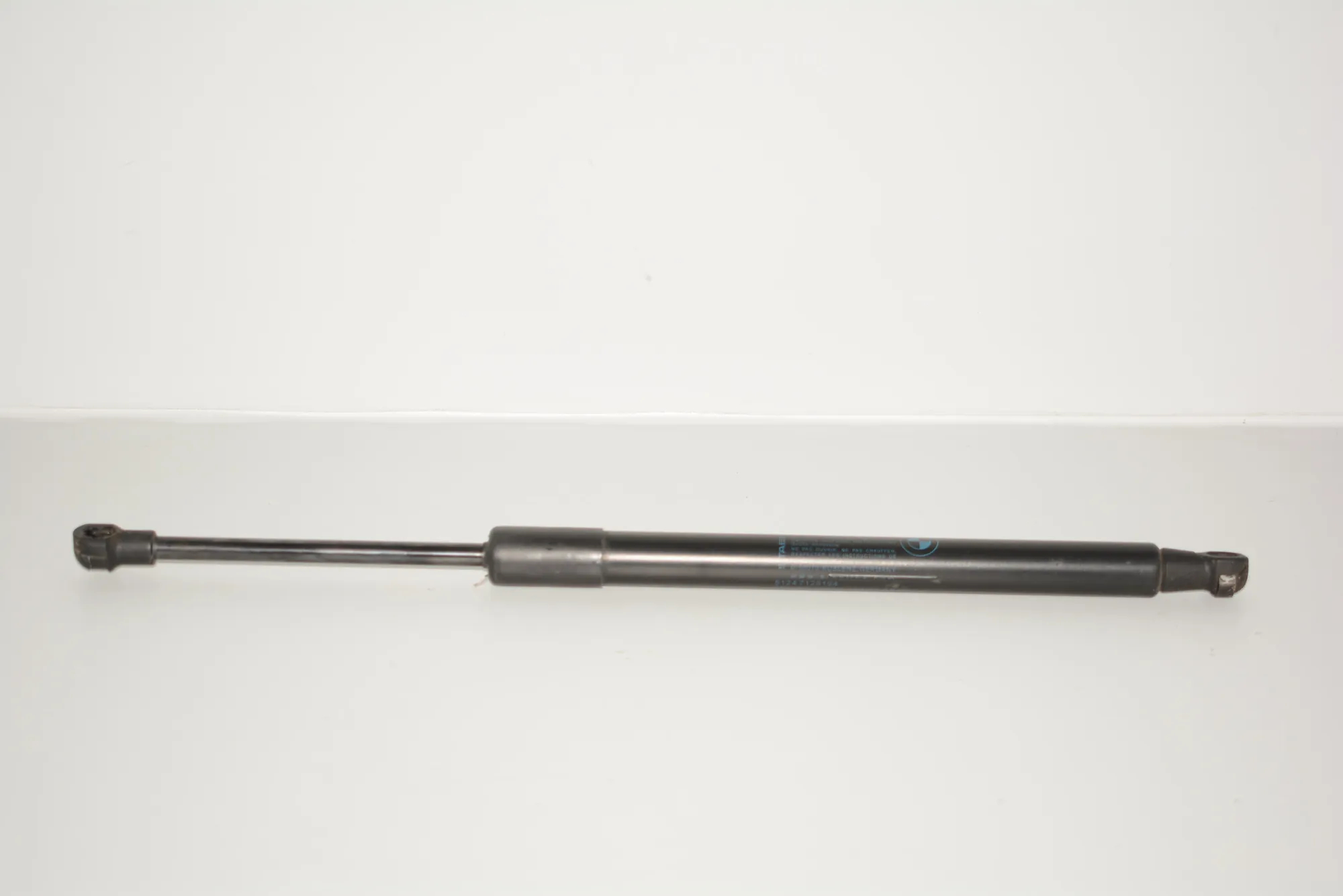 Left Side Tailgate Gas Strut – OEM 7129194 · BMW 3 Coupe (E92) 335 i 2007 – 2