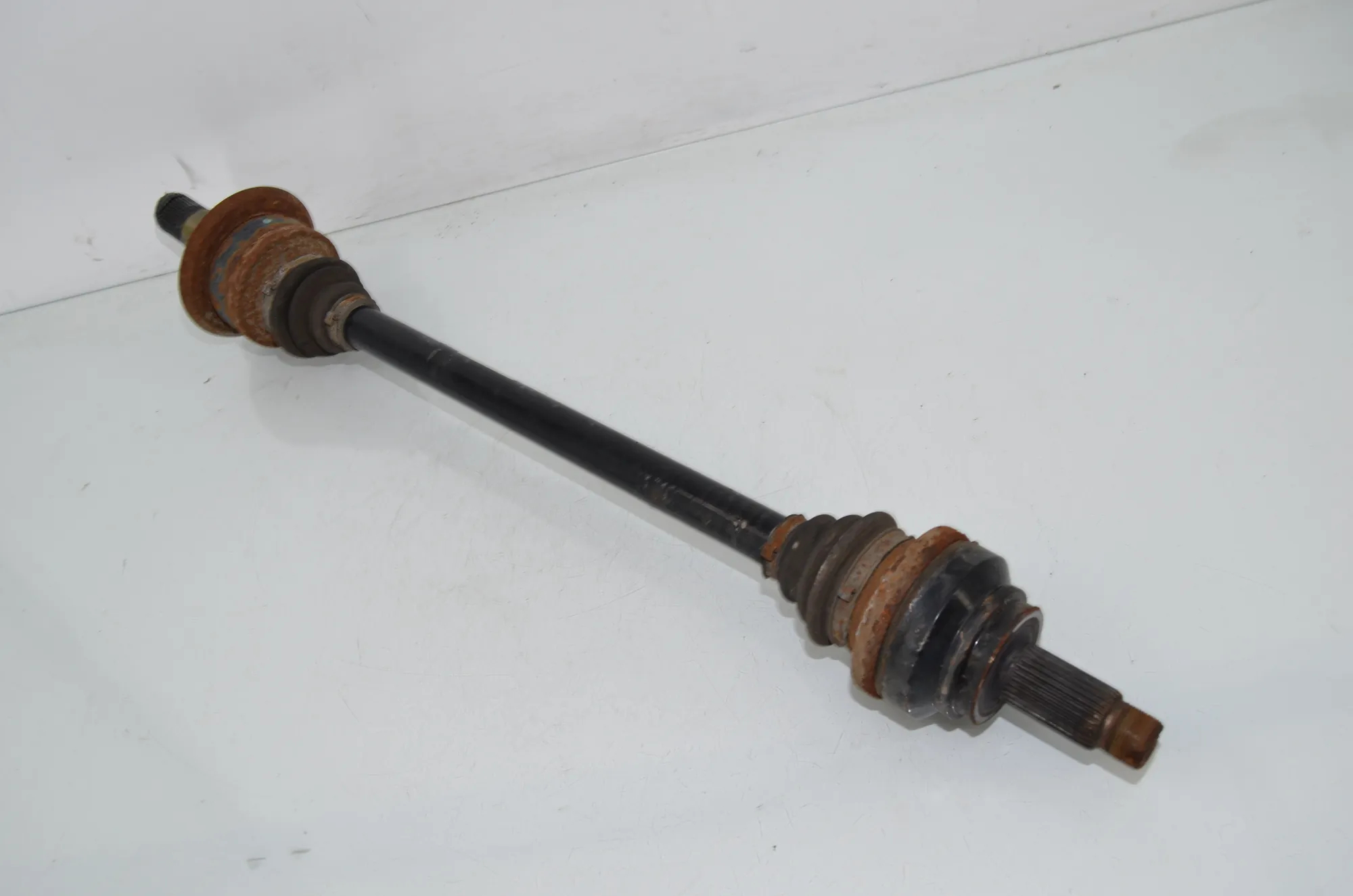 Rear Right Driveshaft – OEM 7581018 · BMW 5 Touring (F11) 530 d xDrive 2011 – 3
