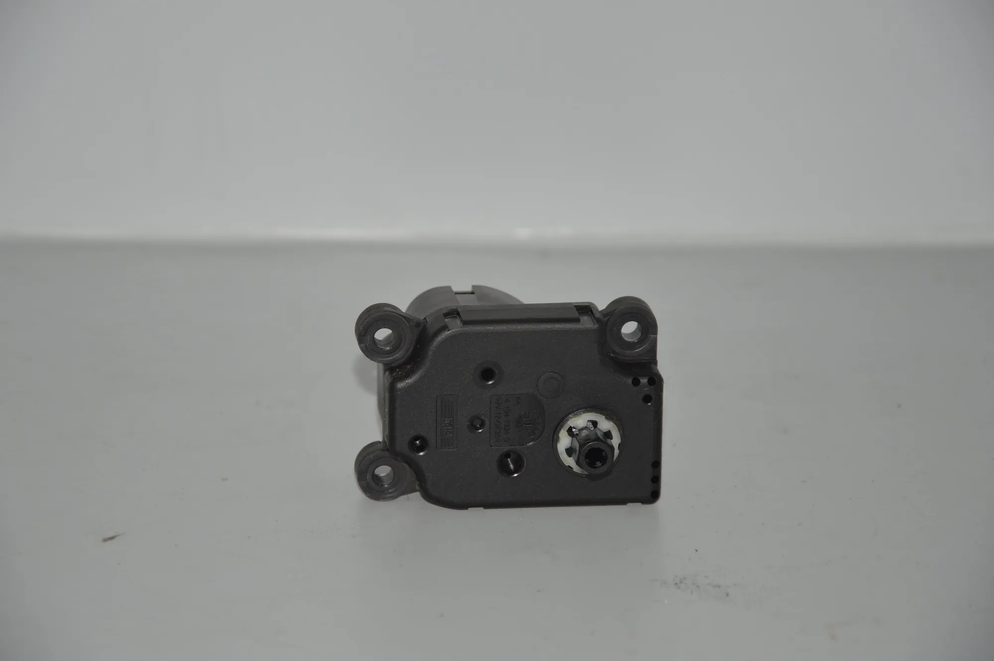 Other Control Units – OEM 41047324 · BMW 3 (E90) BMW 3 (E90) 2006