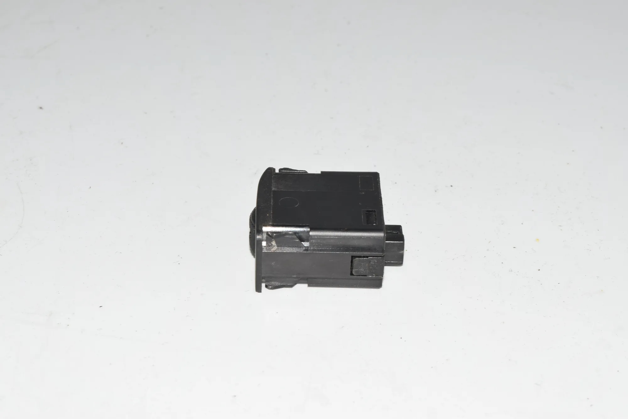 Other Control Units – OEM 8360843 · BMW 7 (E38) 728 i, iL 2000 – 4