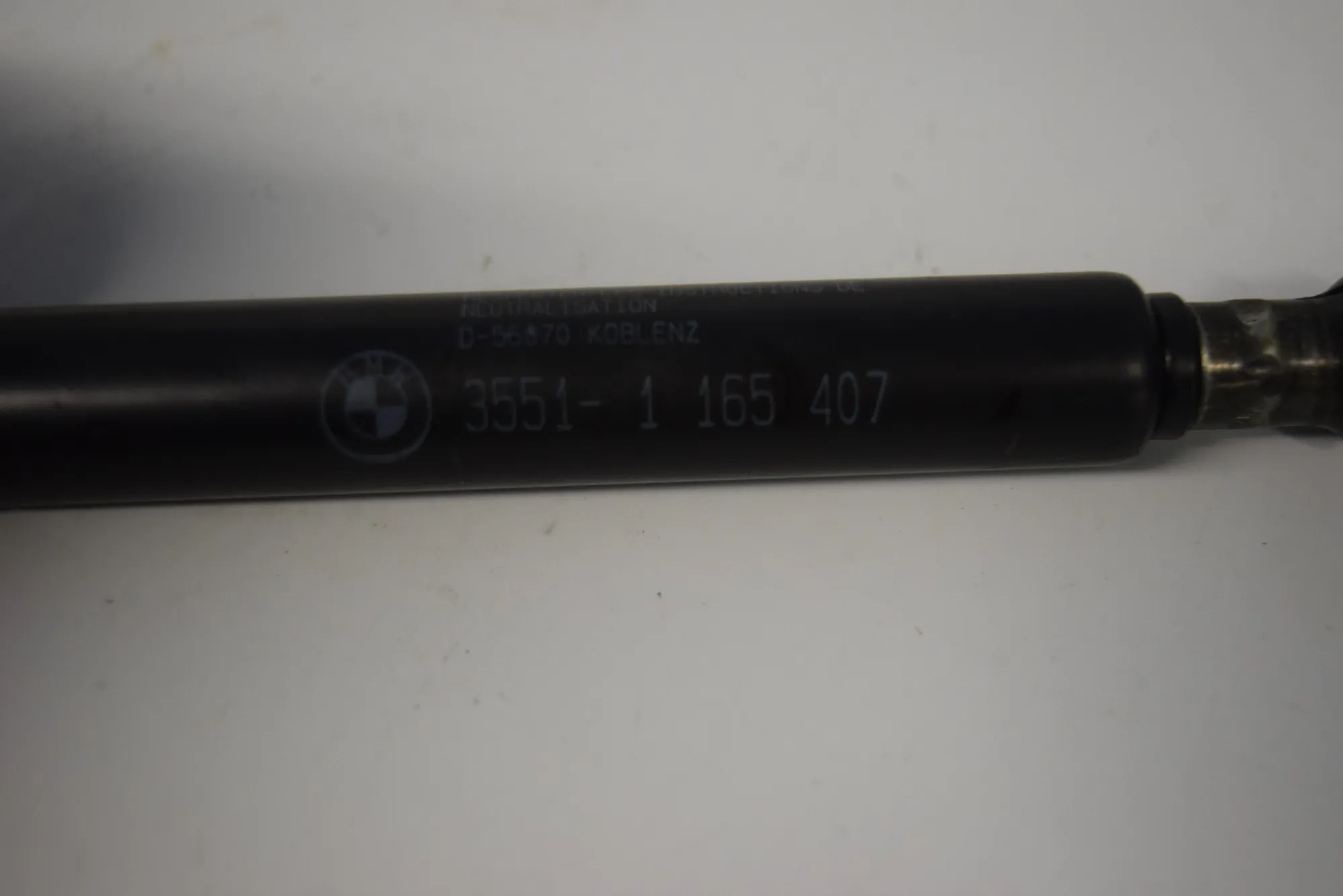Front Left Bonnet Strut – OEM 1165407 · BMW 7 (E38) 728 i, iL 2000 – 4
