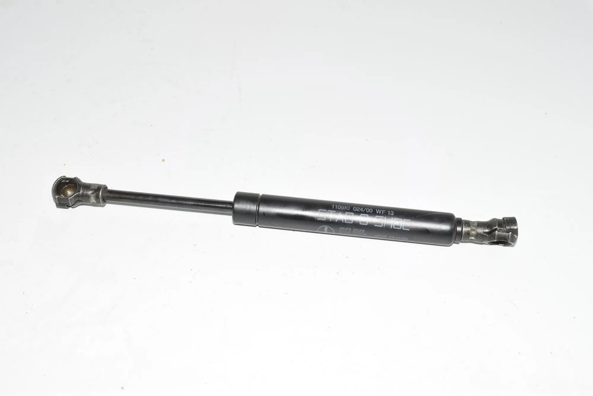 Front Left Bonnet Strut – OEM 1165407 · BMW 7 (E38) 728 i, iL 2000 – 2
