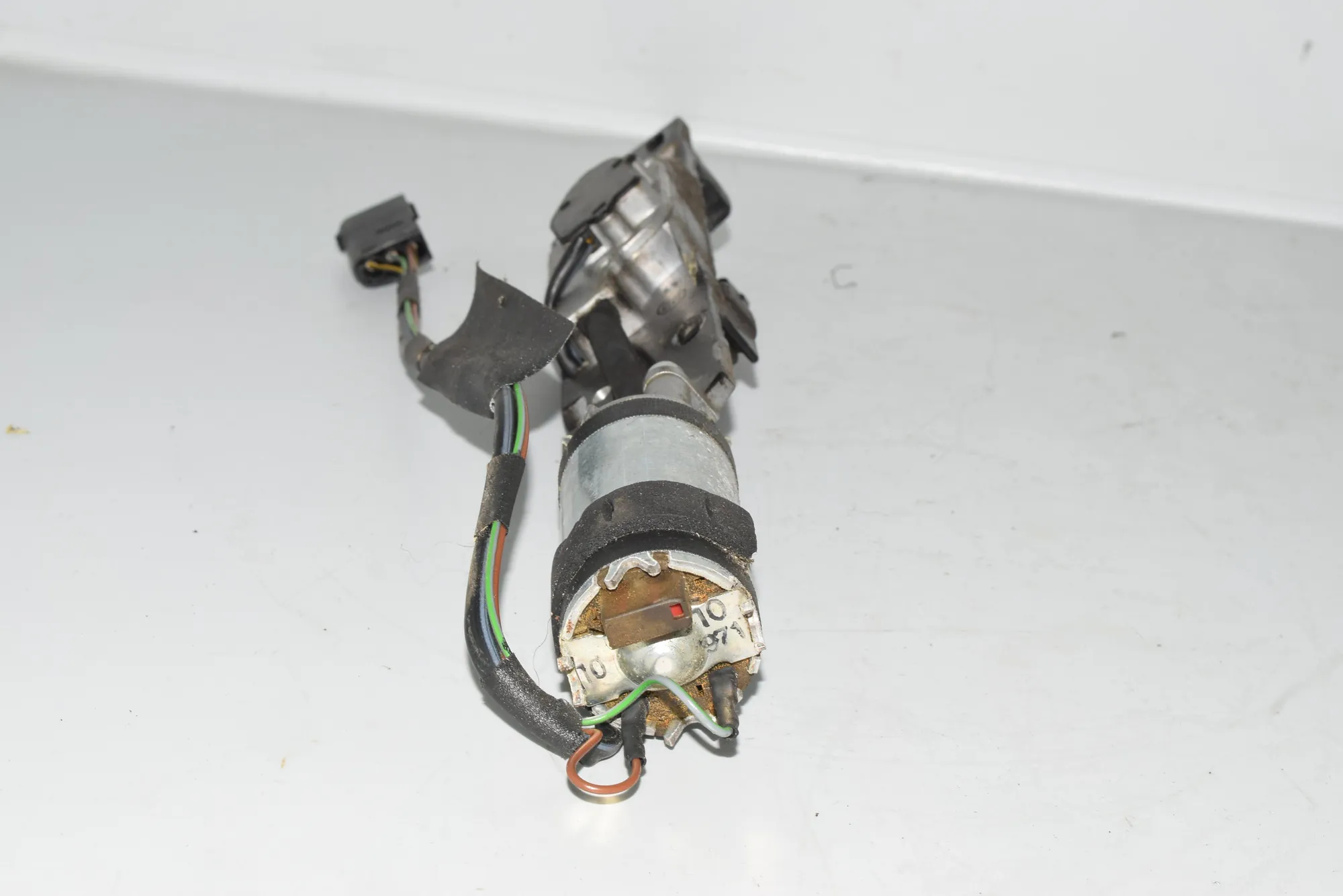 Tailgate Boot Lock – OEM 8352202 · BMW 7 (E38) 728 i, iL 2000 – 4