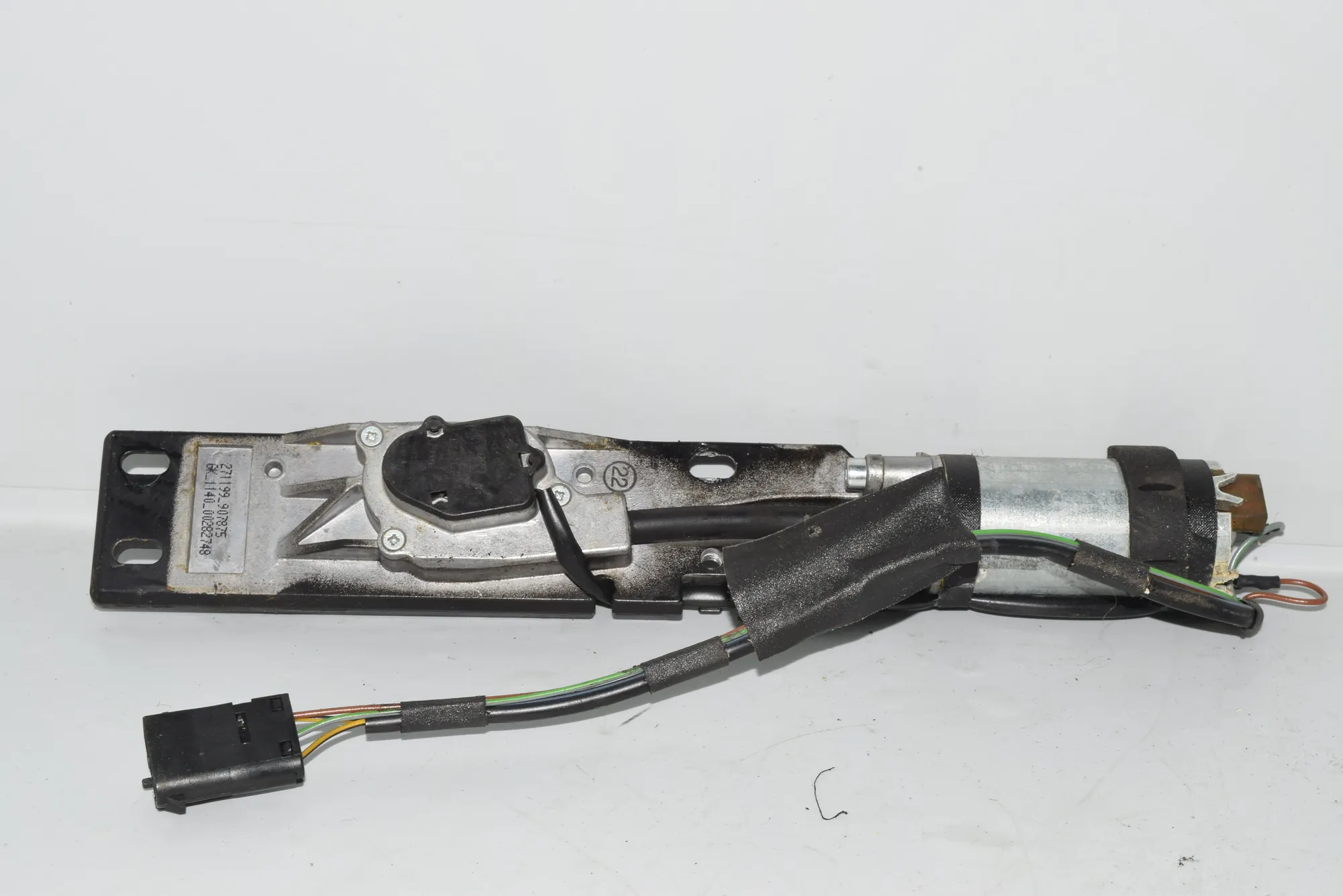 Tailgate Boot Lock – OEM 8352202 · BMW 7 (E38) 728 i, iL 2000 – 3