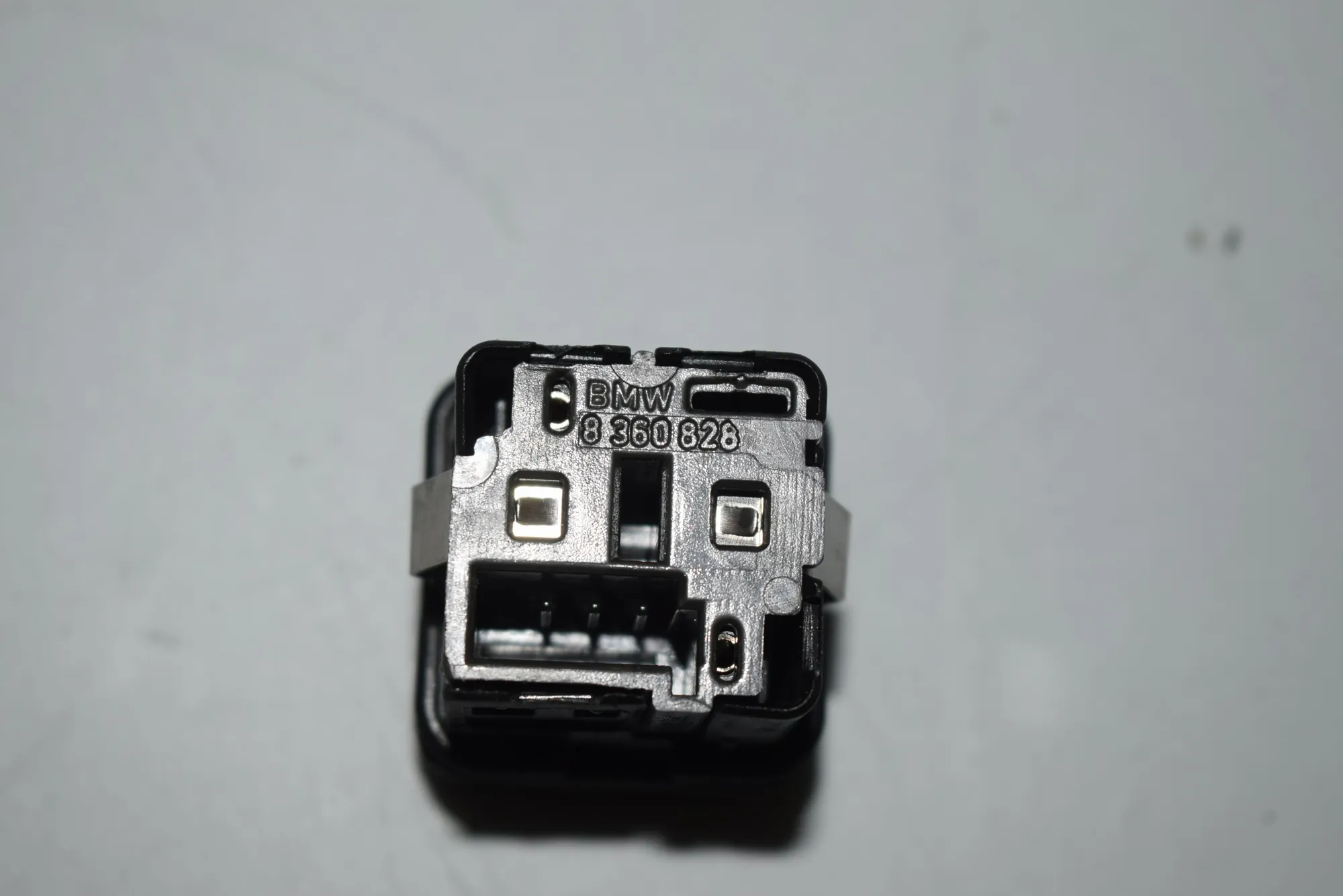 Other Control Units – OEM 8360828 · BMW 7 (E38) 728 i, iL 2000 – 4