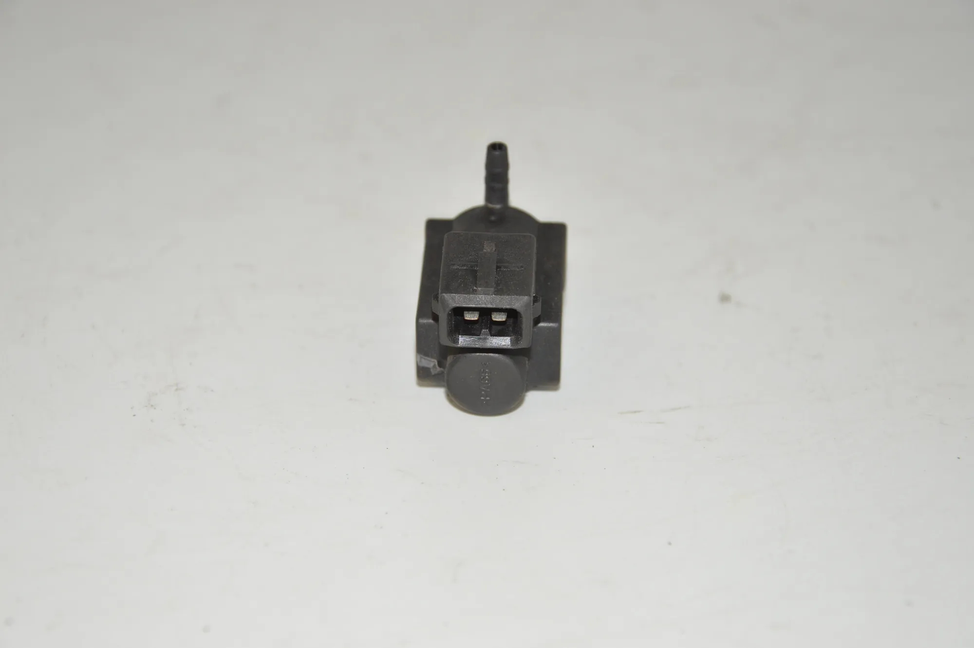 Solenoid Valve – OEM 1742712 · BMW 7 (E38) 728 i, iL 2000 – 3