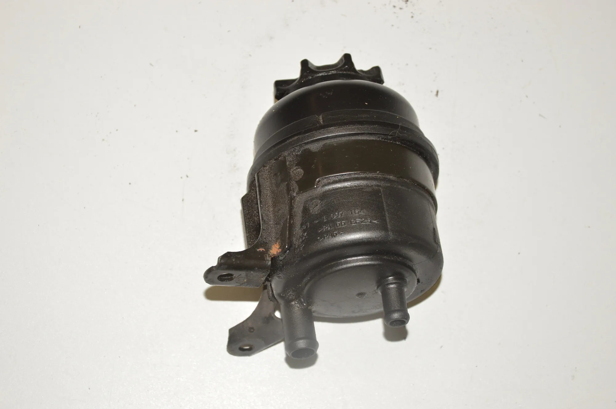 Power Steering Pump Tank – OEM 1097164 · BMW 7 (E38) 728 i, iL 2000 – 2