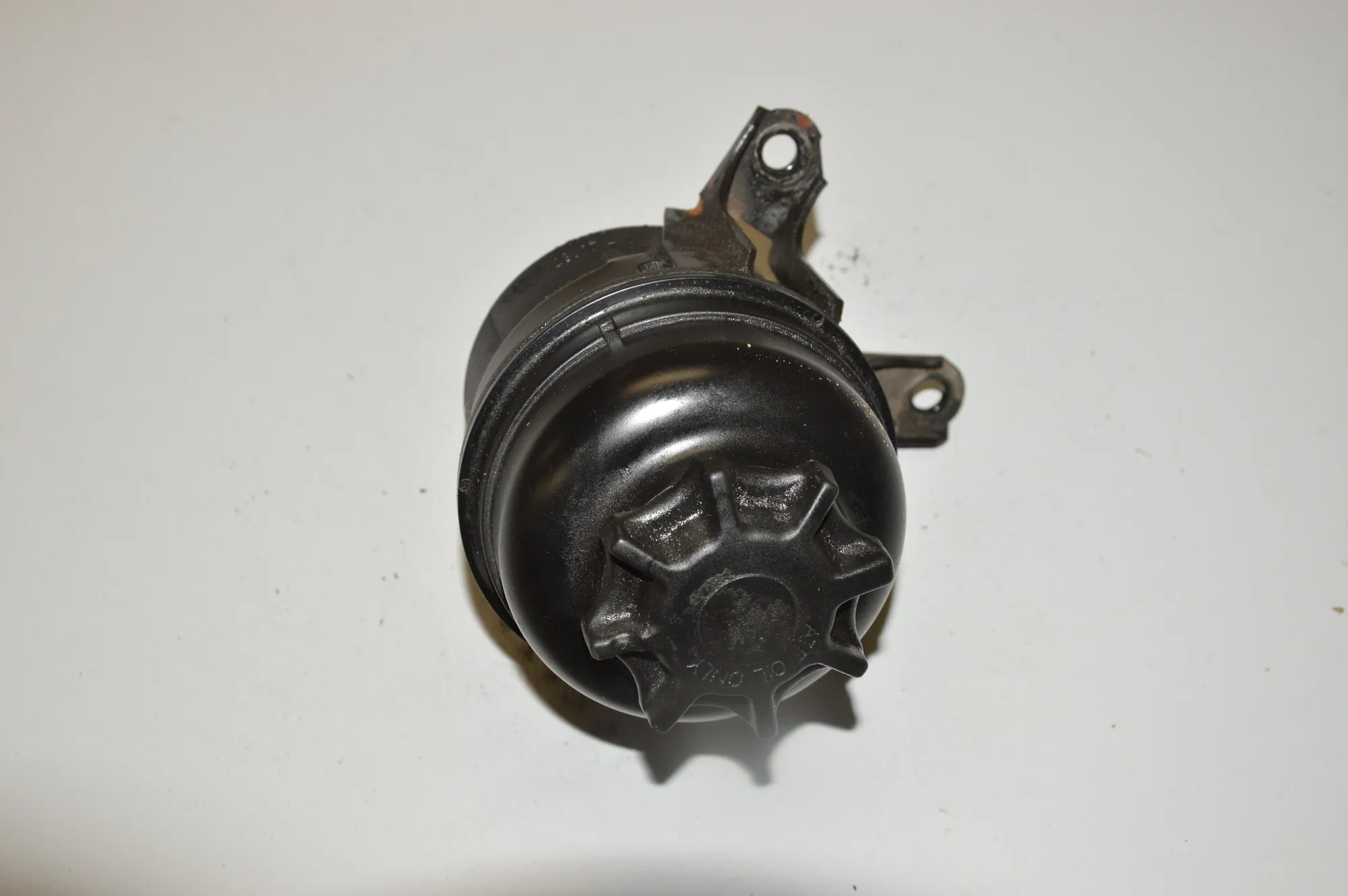 Power Steering Pump Tank – OEM 1097164 · BMW 7 (E38) 728 i, iL 2000 – 4