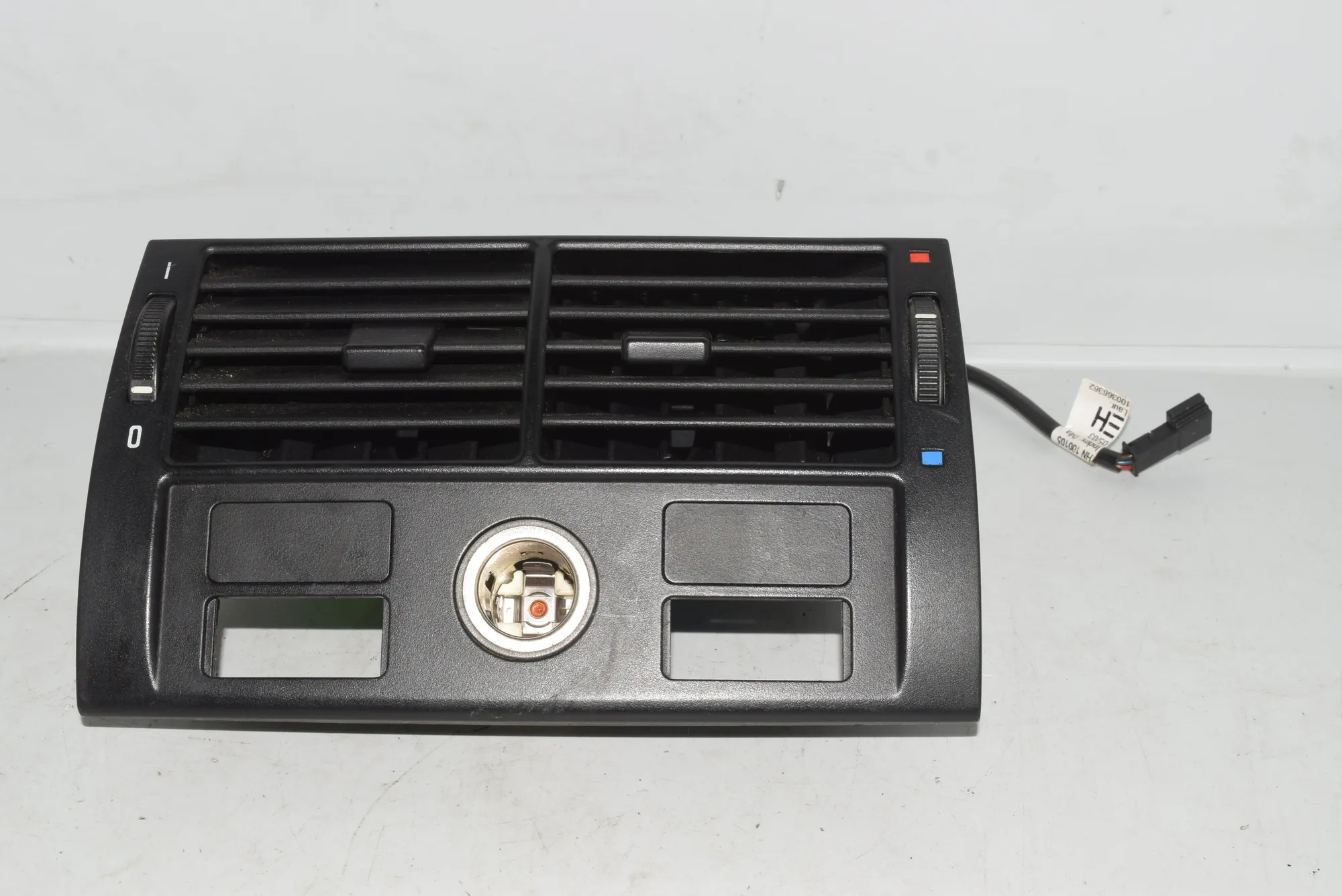 Dashboard Air Vents – OEM 8409081 · BMW X5 (E53) 4.6 is 2003 – 5
