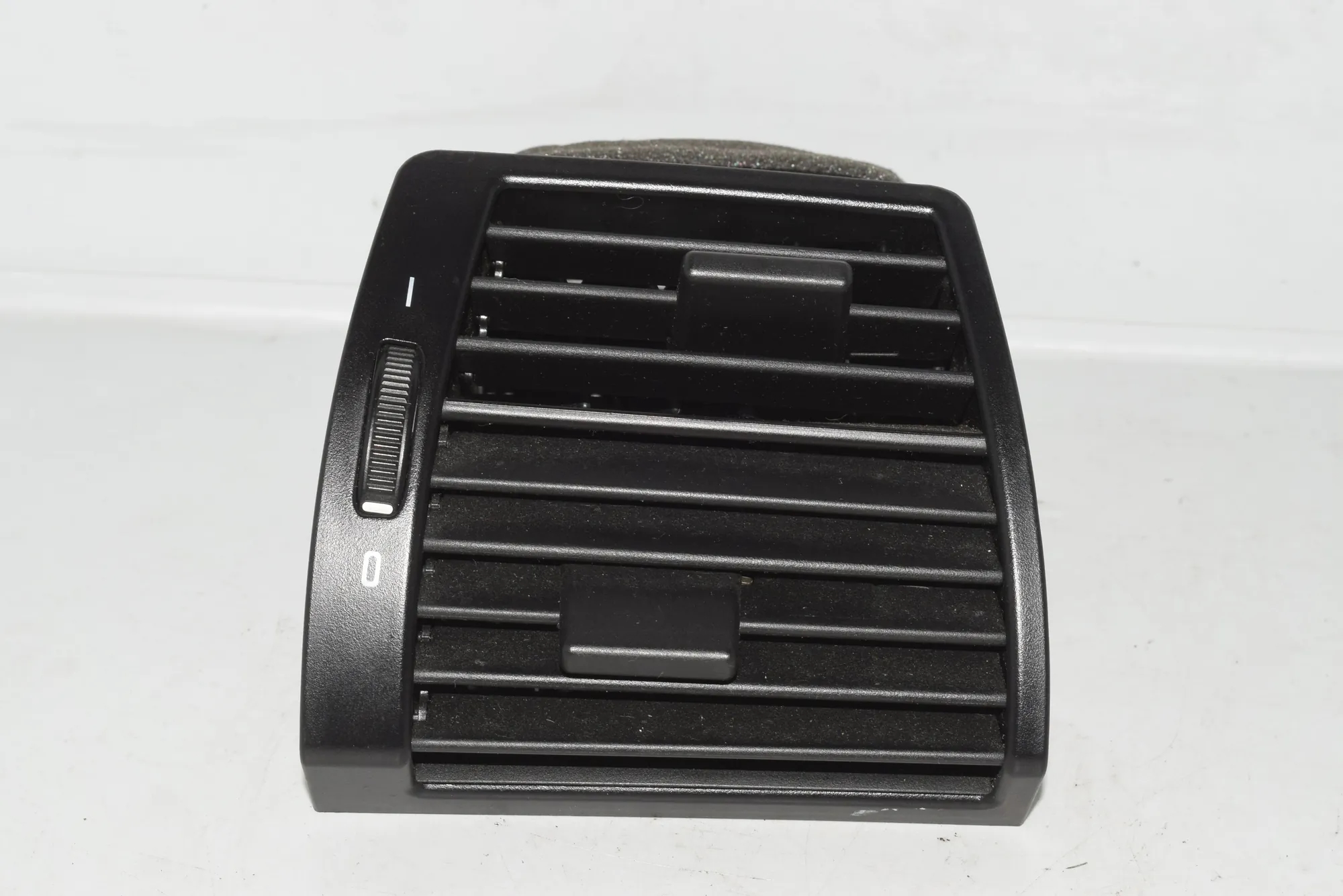 Dashboard Air Vents – OEM 8402216 · BMW X5 (E53) 4.6 is 2003