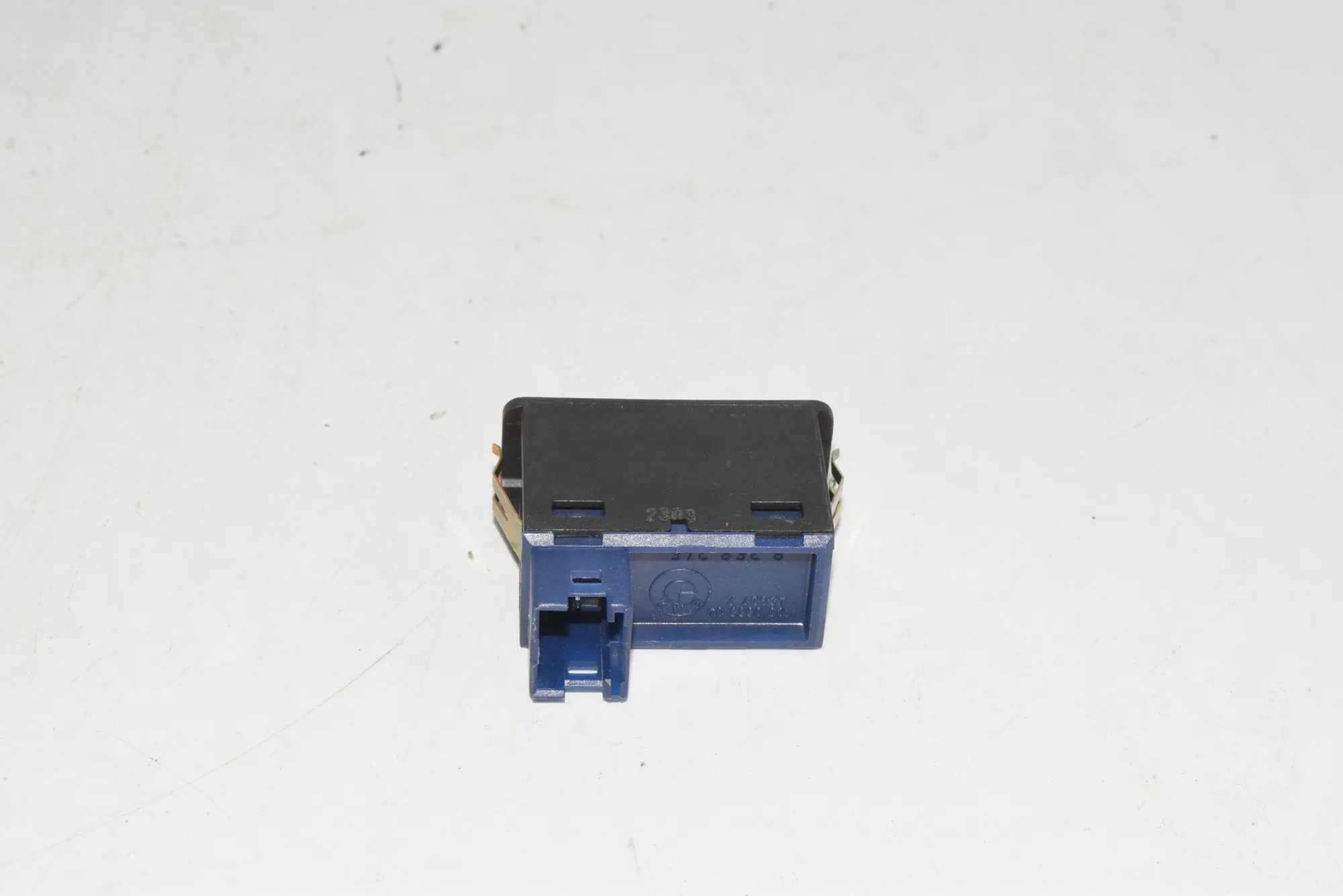 Other Control Units – OEM 8368345 · BMW X5 (E53) 4.6 is 2003 – 3