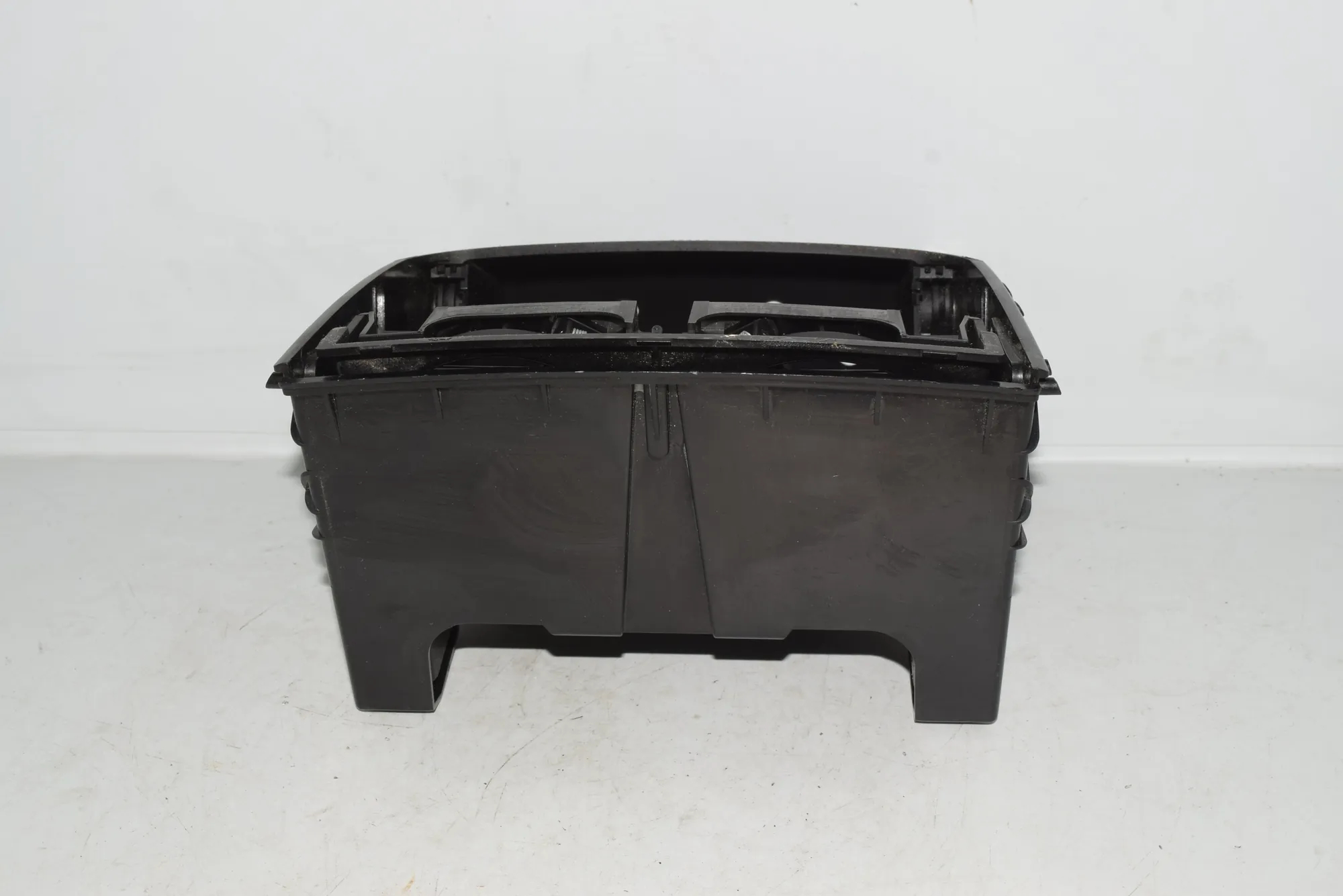 Cup Holder – OEM 7077955 · BMW X5 (E53) 4.6 is 2003 – 6