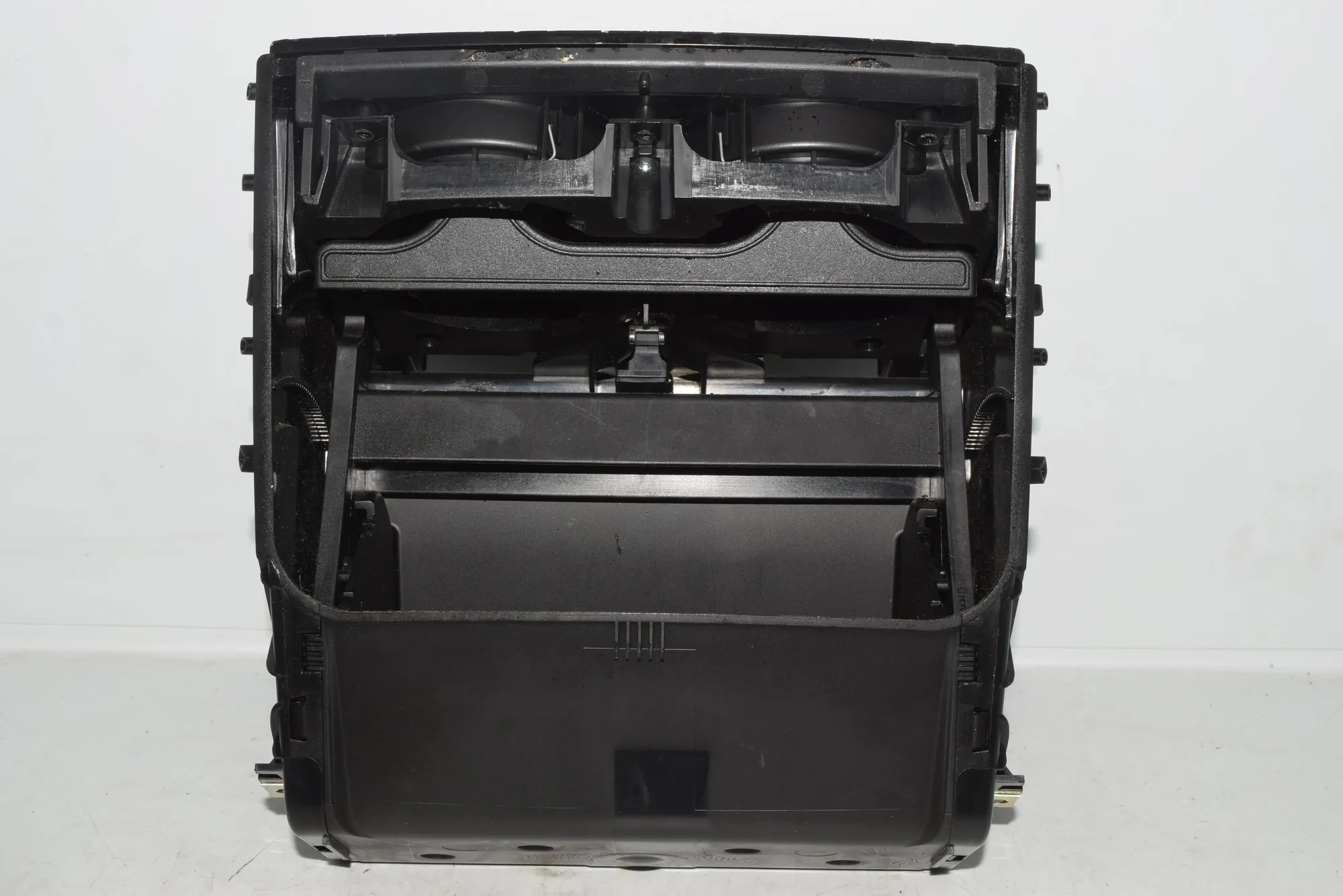 Cup Holder – OEM 7077955 · BMW X5 (E53) 4.6 is 2003