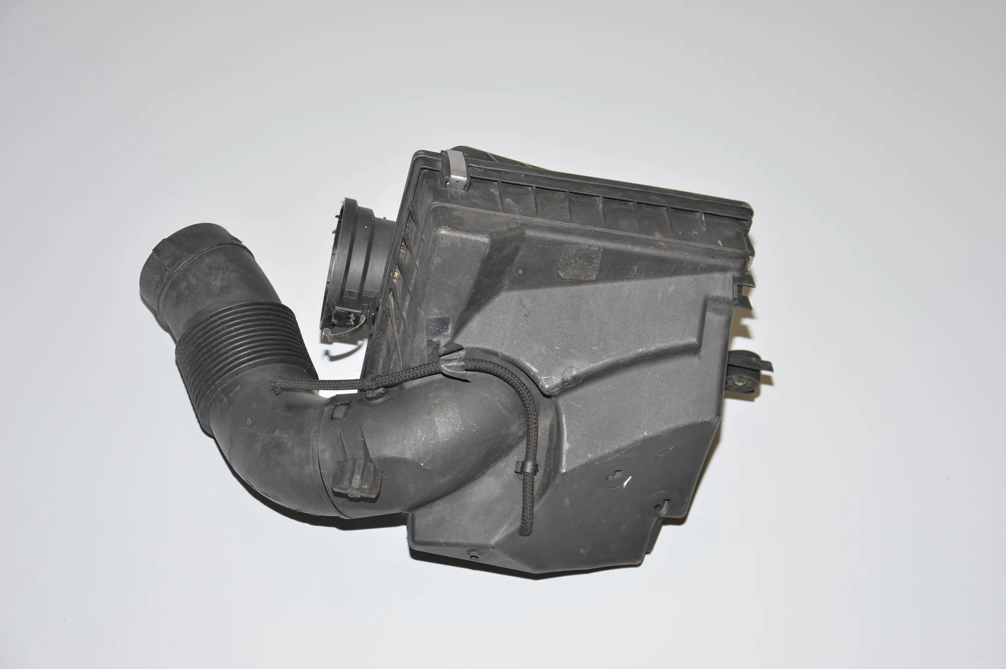 Air Filter Box – OEM 7512126 · BMW X5 (E53) 4.6 is 2003 – 4