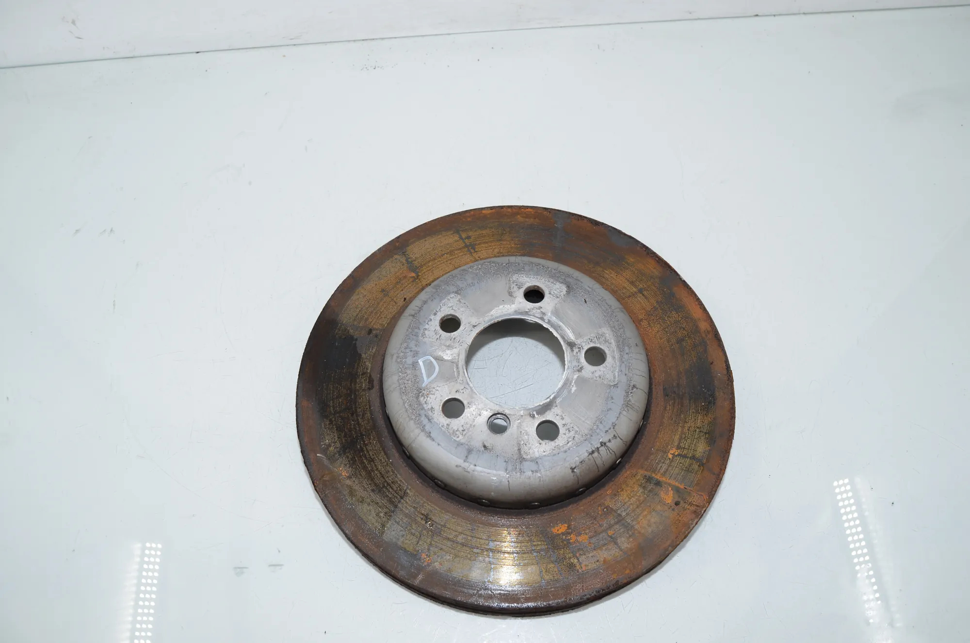 Front Right Brake Disc – OEM 6898730 · BMW 5 Touring (F11) 530 d xDrive 2011