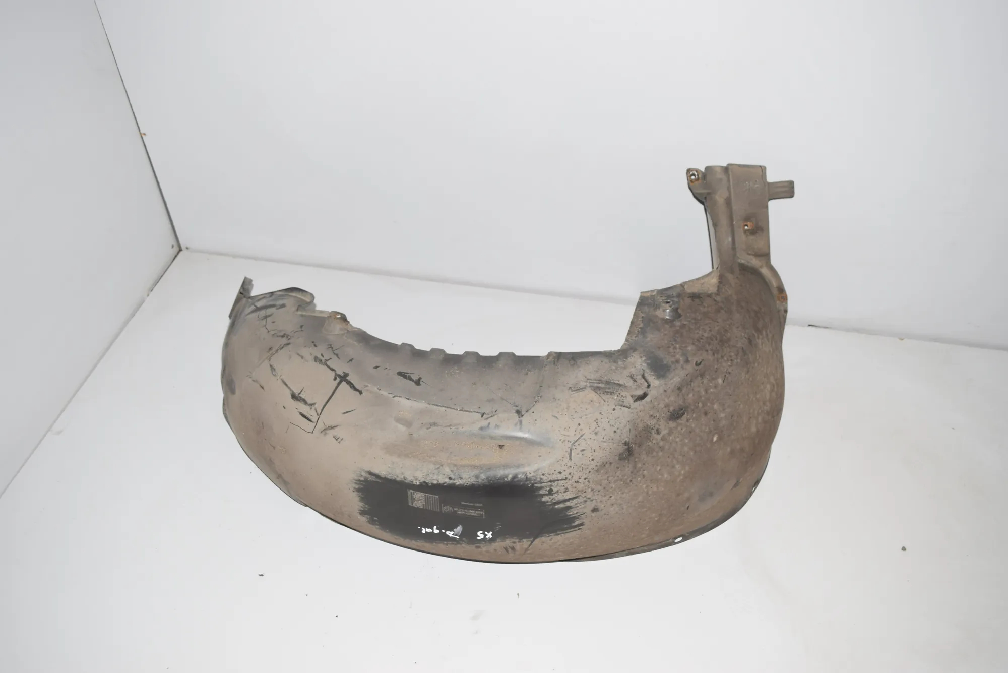 Rear Right Arch Liner – OEM 8403060 · BMW X5 (E53) 4.6 is 2003 – 2