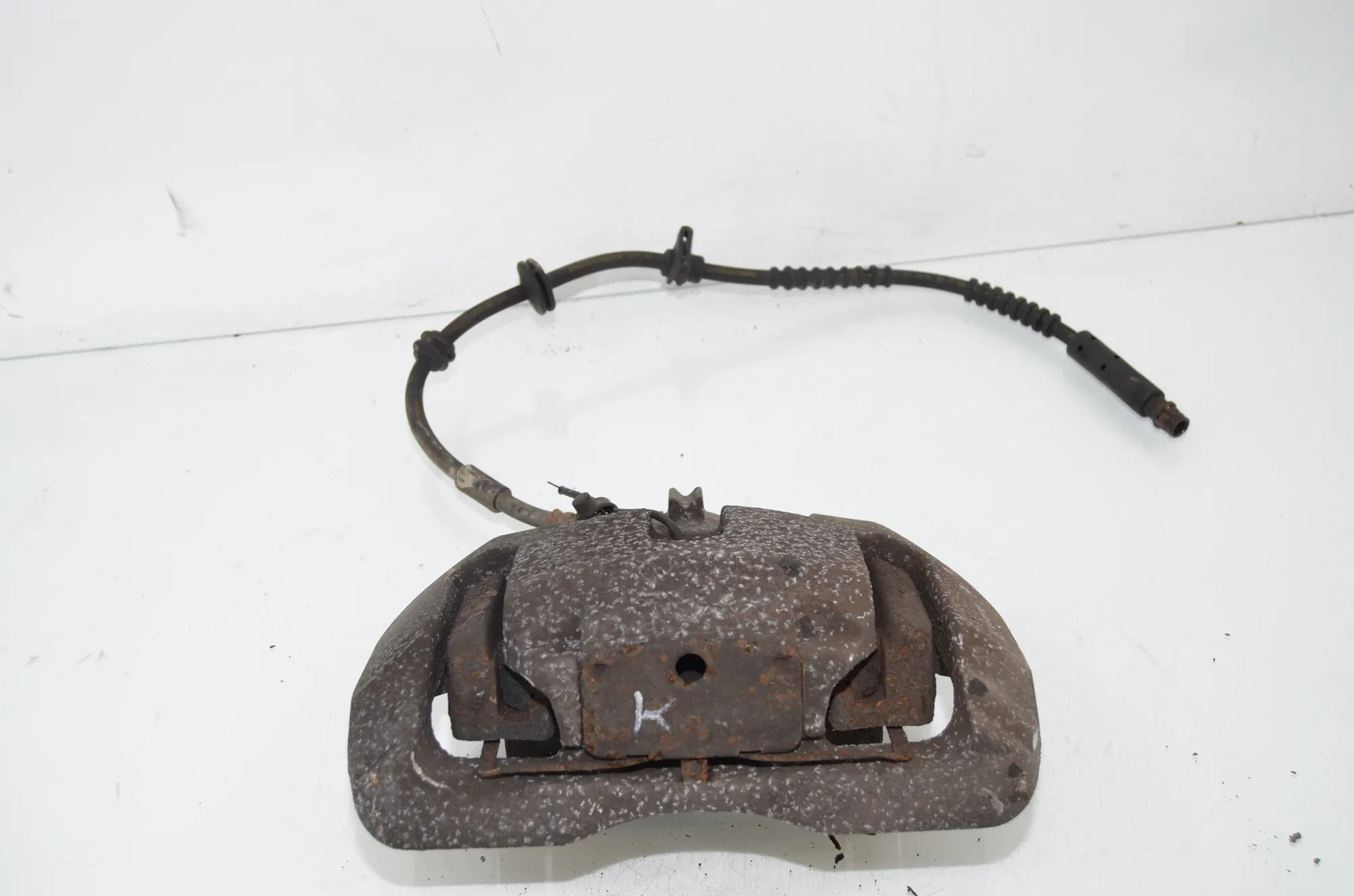 Front Left Brake Caliper – OEM 6786817 · BMW 5 Touring (F11) 530 d xDrive 2011