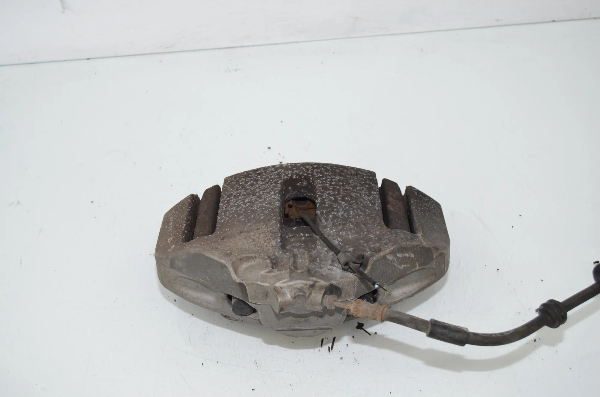 Front Left Brake Caliper – OEM 6786817 · BMW 5 Touring (F11) 530 d xDrive 2011 – 2