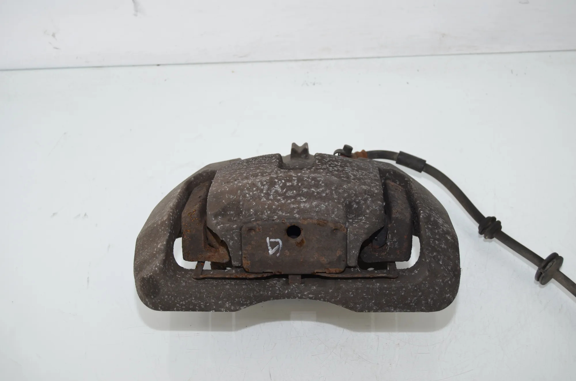 Front Right Brake Caliper – OEM 6786818 · BMW 5 Touring (F11) 530 d xDrive 2011