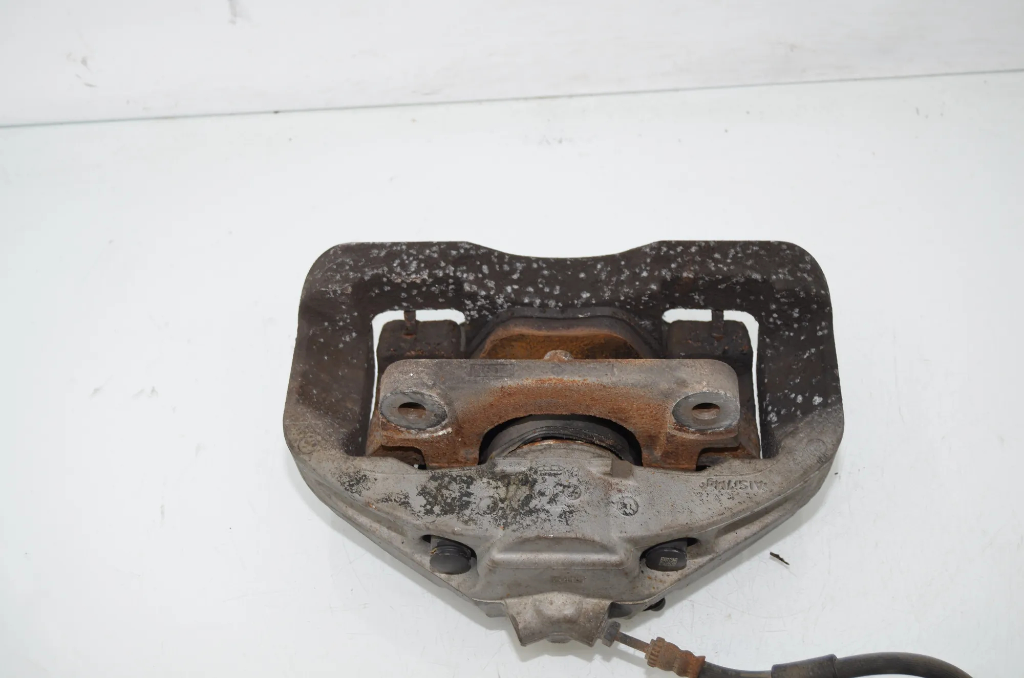 Front Right Brake Caliper – OEM 6786818 · BMW 5 Touring (F11) 530 d xDrive 2011 – 3