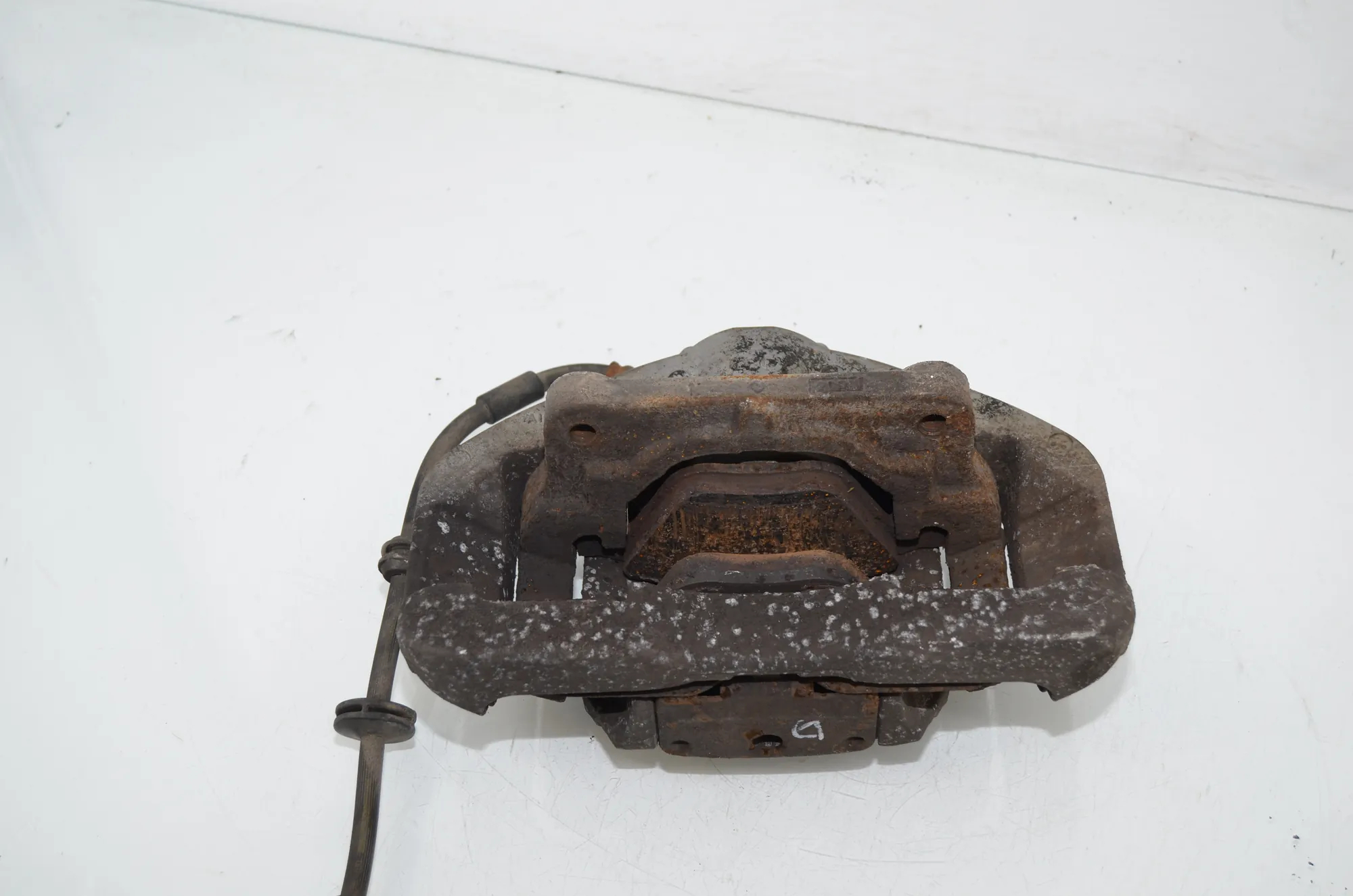 Front Right Brake Caliper – OEM 6786818 · BMW 5 Touring (F11) 530 d xDrive 2011 – 4
