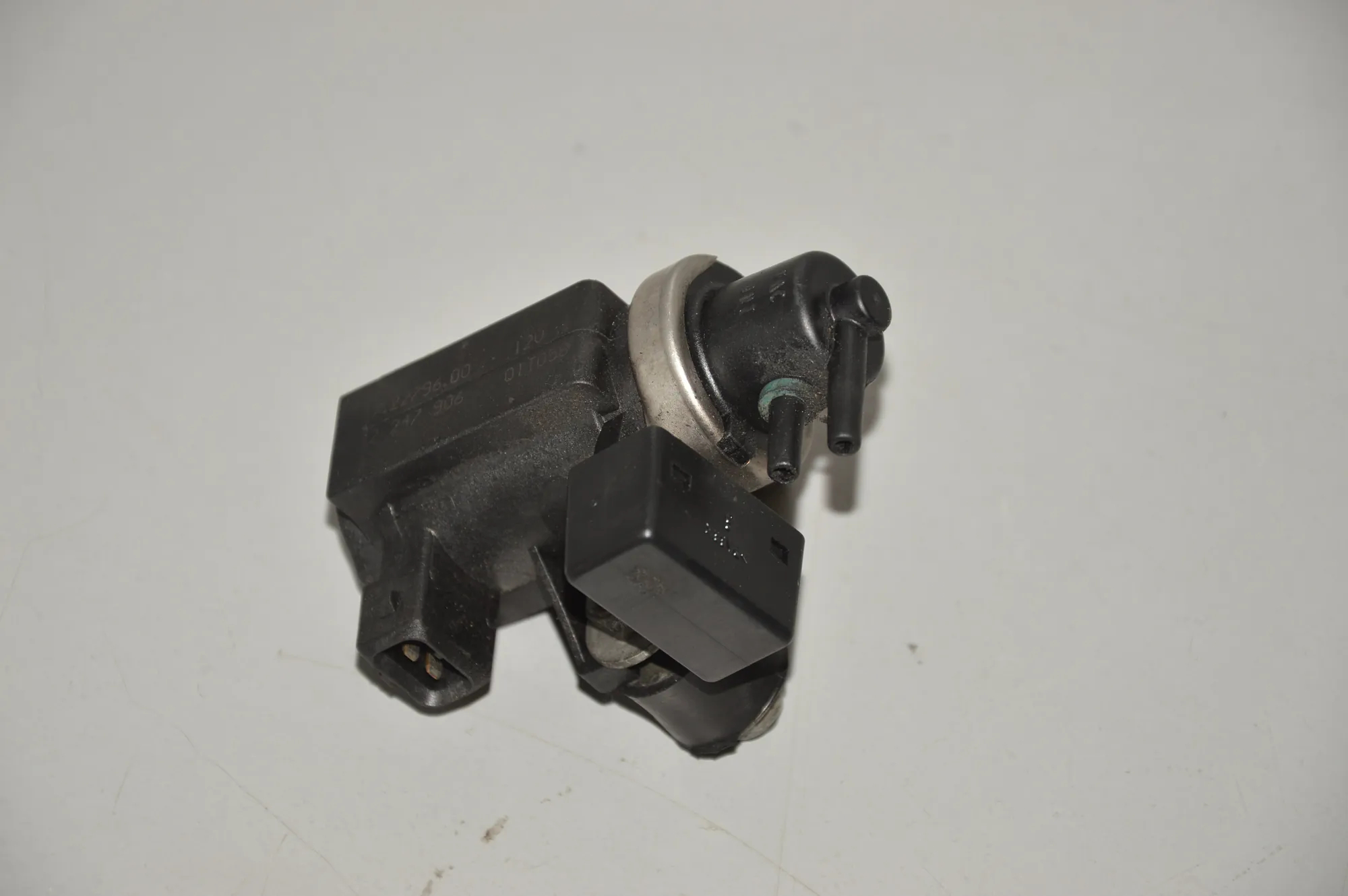 Solenoid Valve – OEM 2247906 · BMW 5 Touring (E39) 530 d 2001 – 3