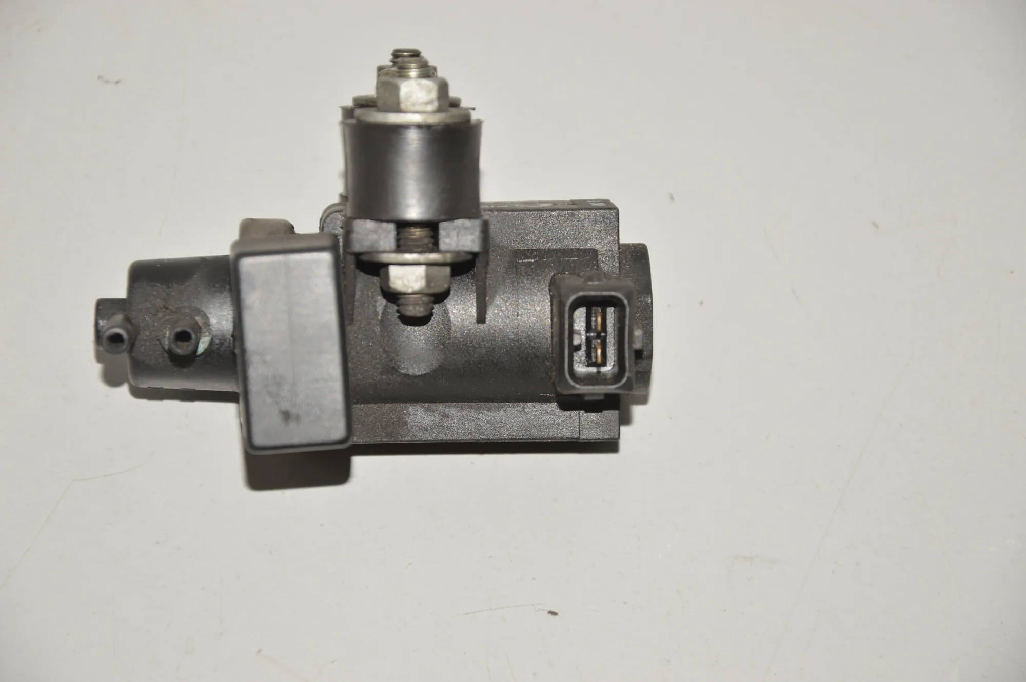 Solenoid Valve – OEM 2247906 · BMW 5 Touring (E39) 530 d 2001 – 4