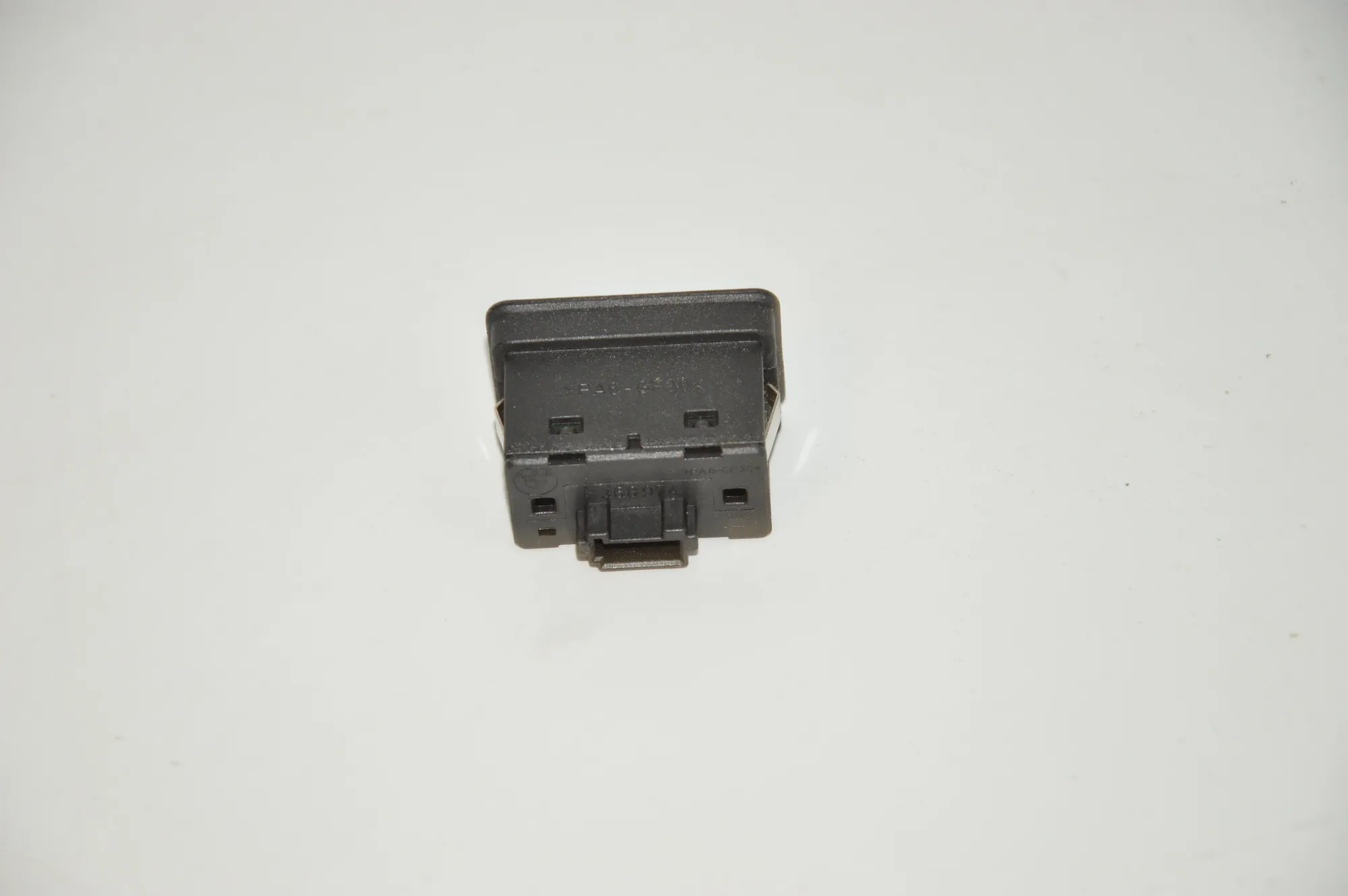 Front Right Door Window Switch – OEM 8368974 · BMW 5 Touring (E39) 530 d 2001 – 2
