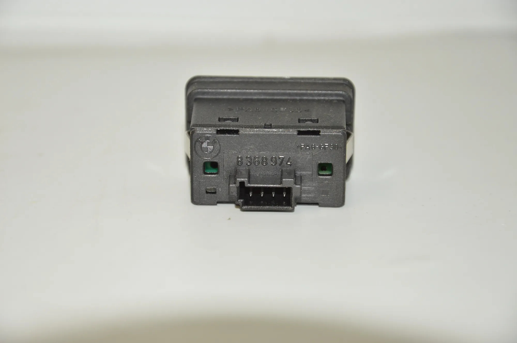 Front Right Door Window Switch – OEM 8368974 · BMW 5 Touring (E39) 530 d 2001 – 3