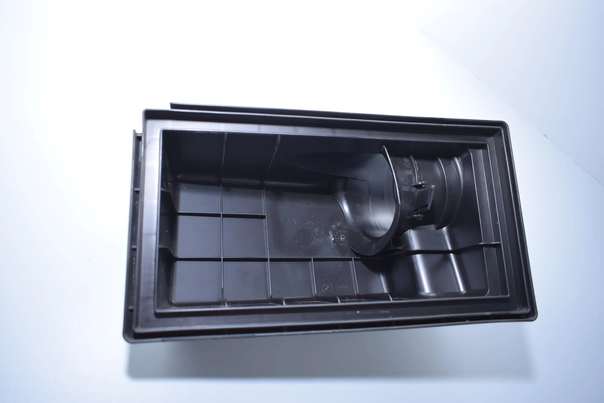 Air Filter Box Upper Part – OEM 7505980 · BMW X5 (E53) 3.0 i 2001 – 4