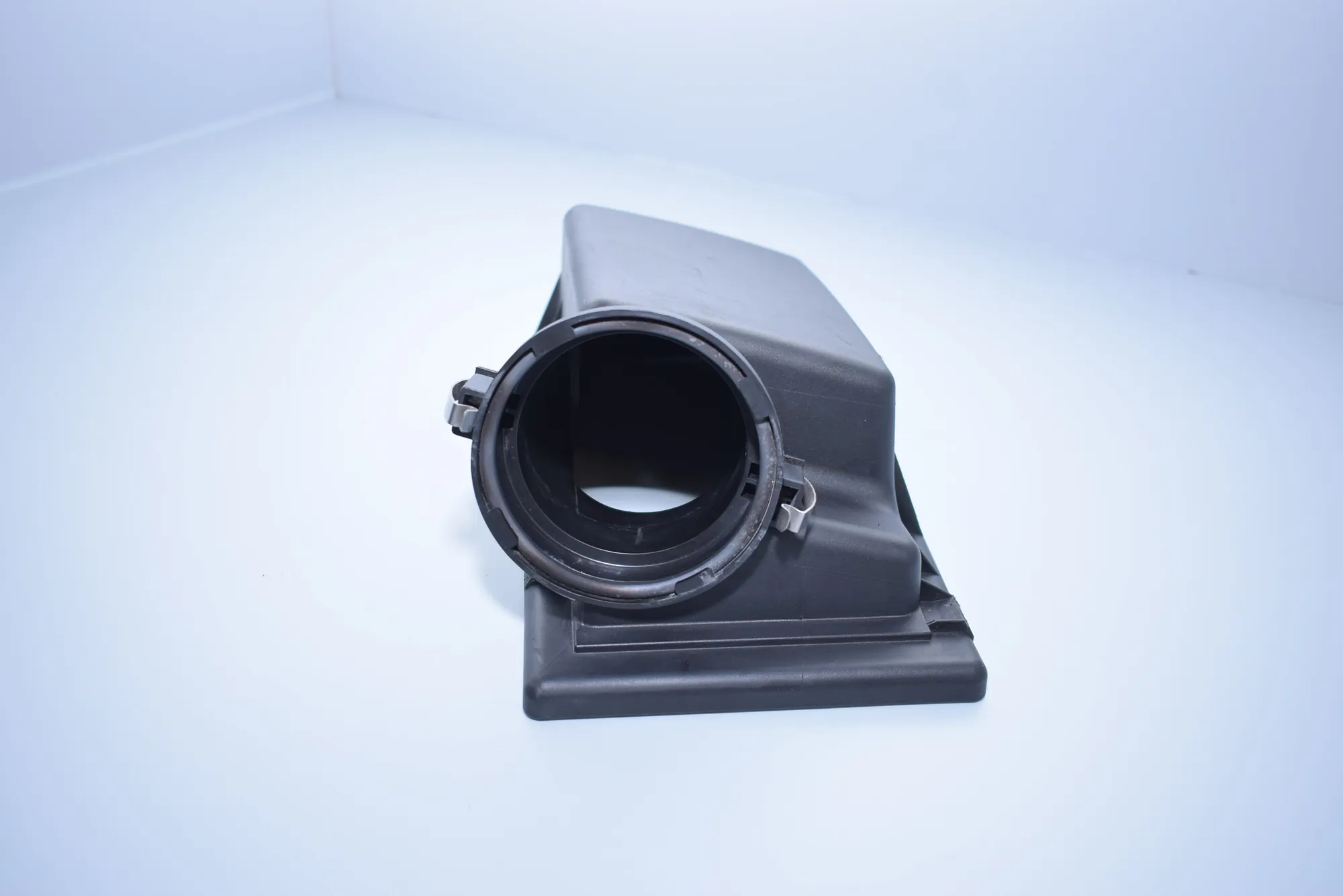 Air Filter Box Upper Part – OEM 7505980 · BMW X5 (E53) 3.0 i 2001 – 2