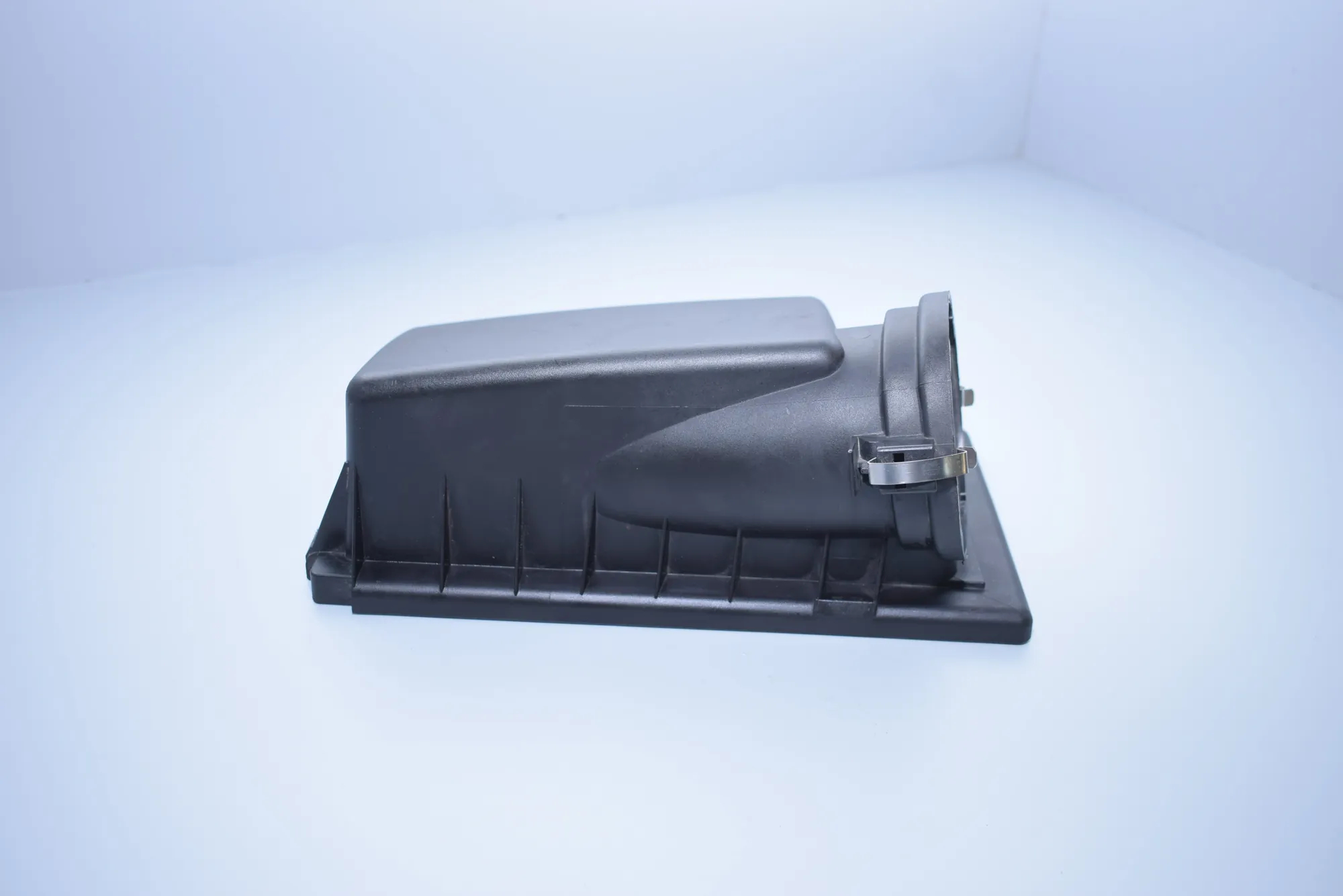 Air Filter Box Upper Part – OEM 7505980 · BMW X5 (E53) 3.0 i 2001 – 3