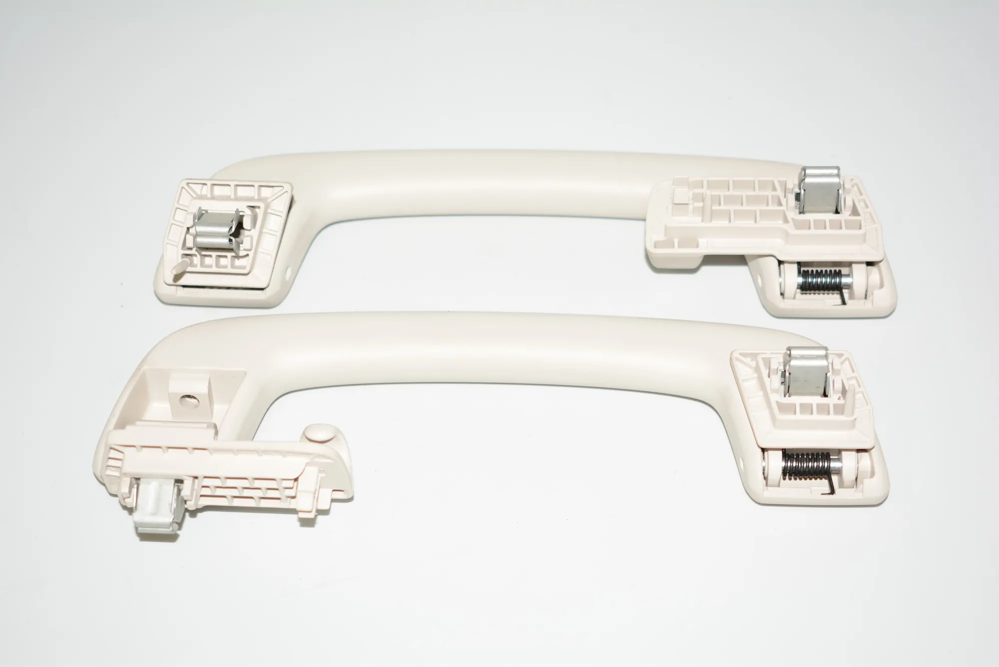 Rear Right Roof Handle – OEM 6553116 · BMW 7 (G11, G12) BMW 7 (G11, G12) 730 d, Ld xDrive 2016 – 2