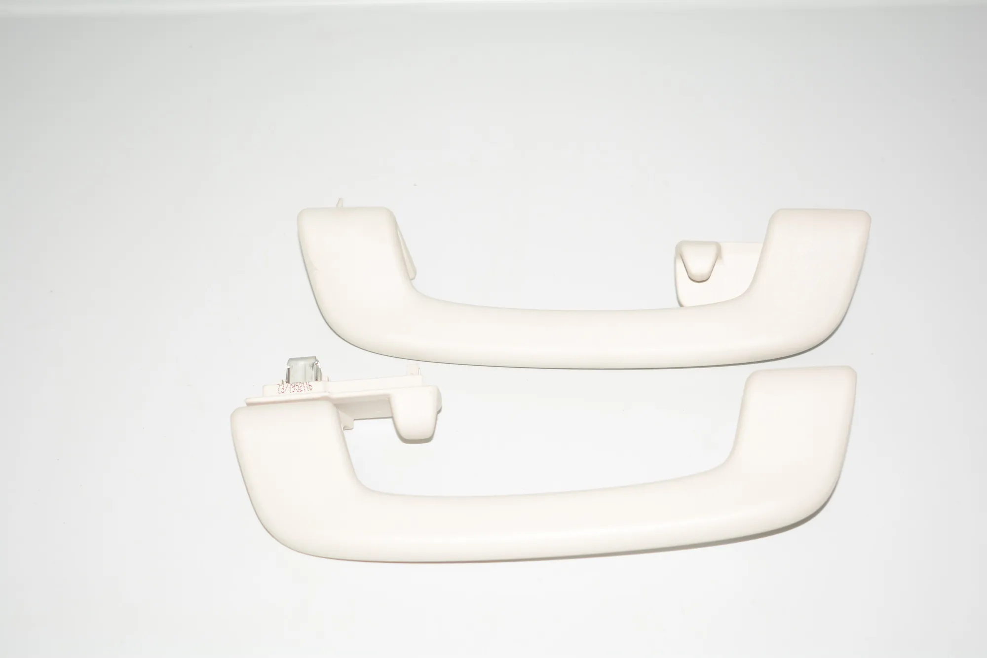 Rear Right Roof Handle – OEM 6553116 · BMW 7 (G11, G12) BMW 7 (G11, G12) 730 d, Ld xDrive 2016