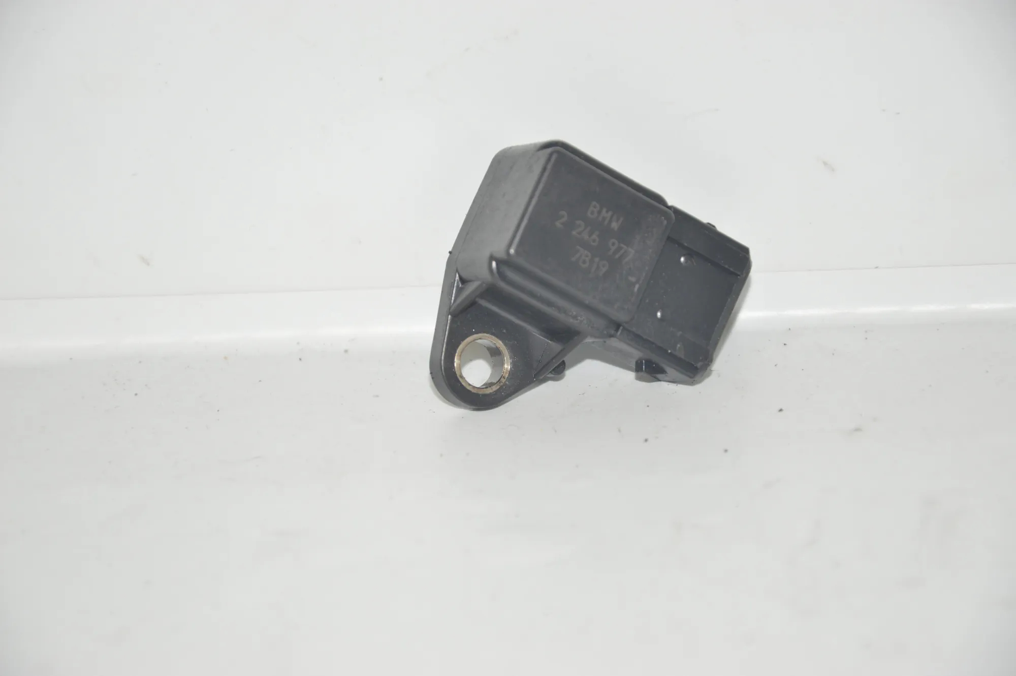 Intake Manifold Pressure Sensor – OEM 2246977 · BMW 5 Touring (E39) 525 d 2000 – 2