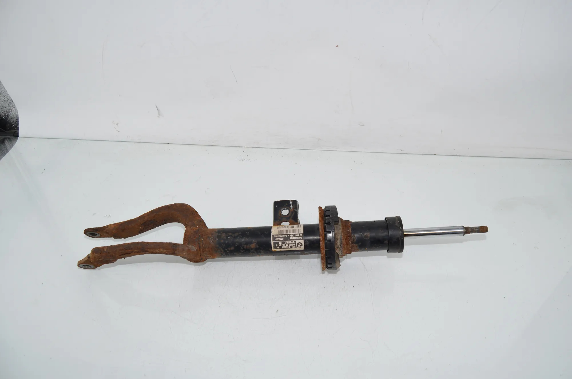 Front Right Shock Absorber – OEM 6783976 · BMW 5 Touring (F11) 530 d xDrive 2011