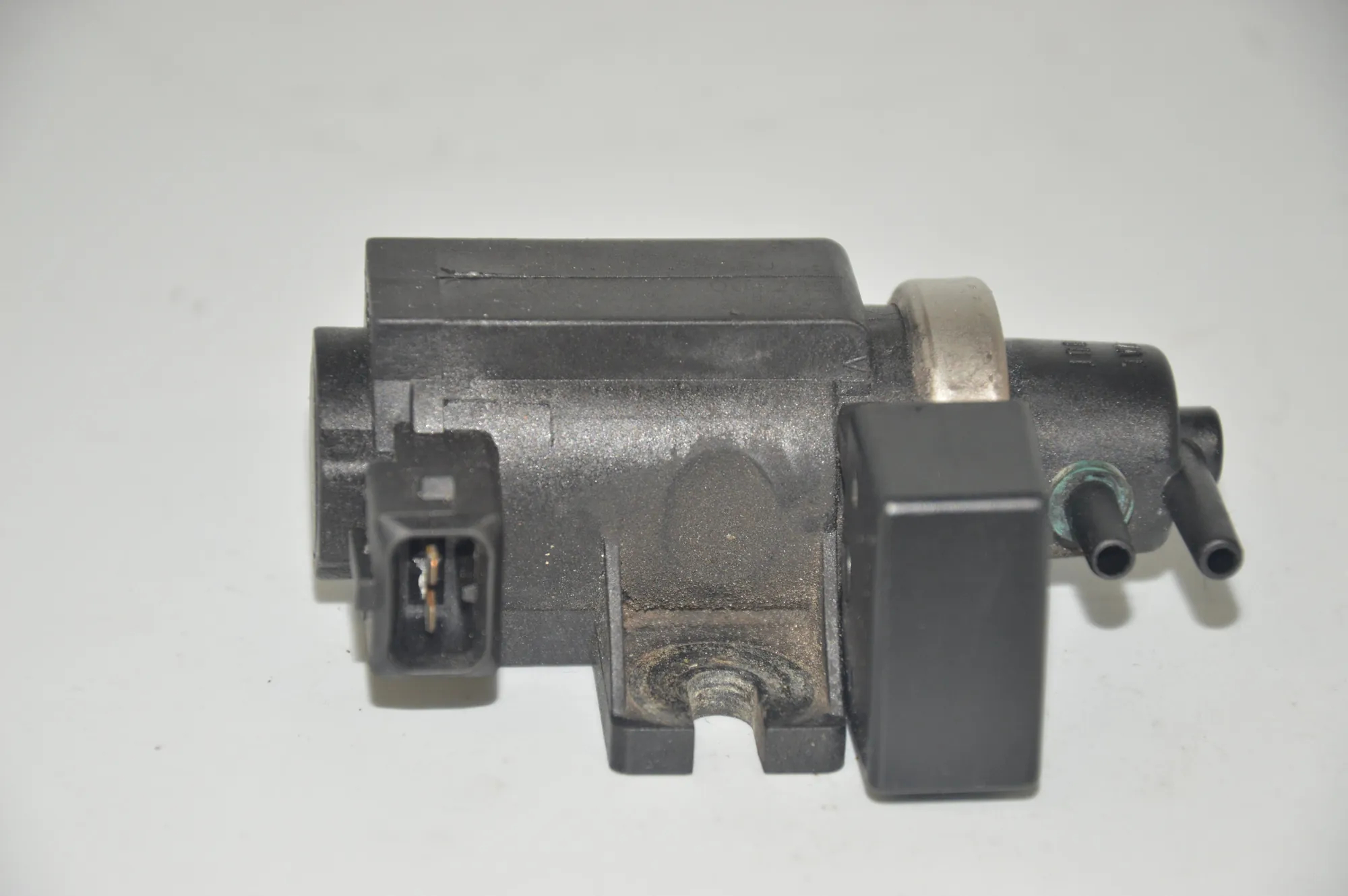 Solenoid Valve – OEM 2247906 · BMW 5 Touring (E39) 525 d 2000