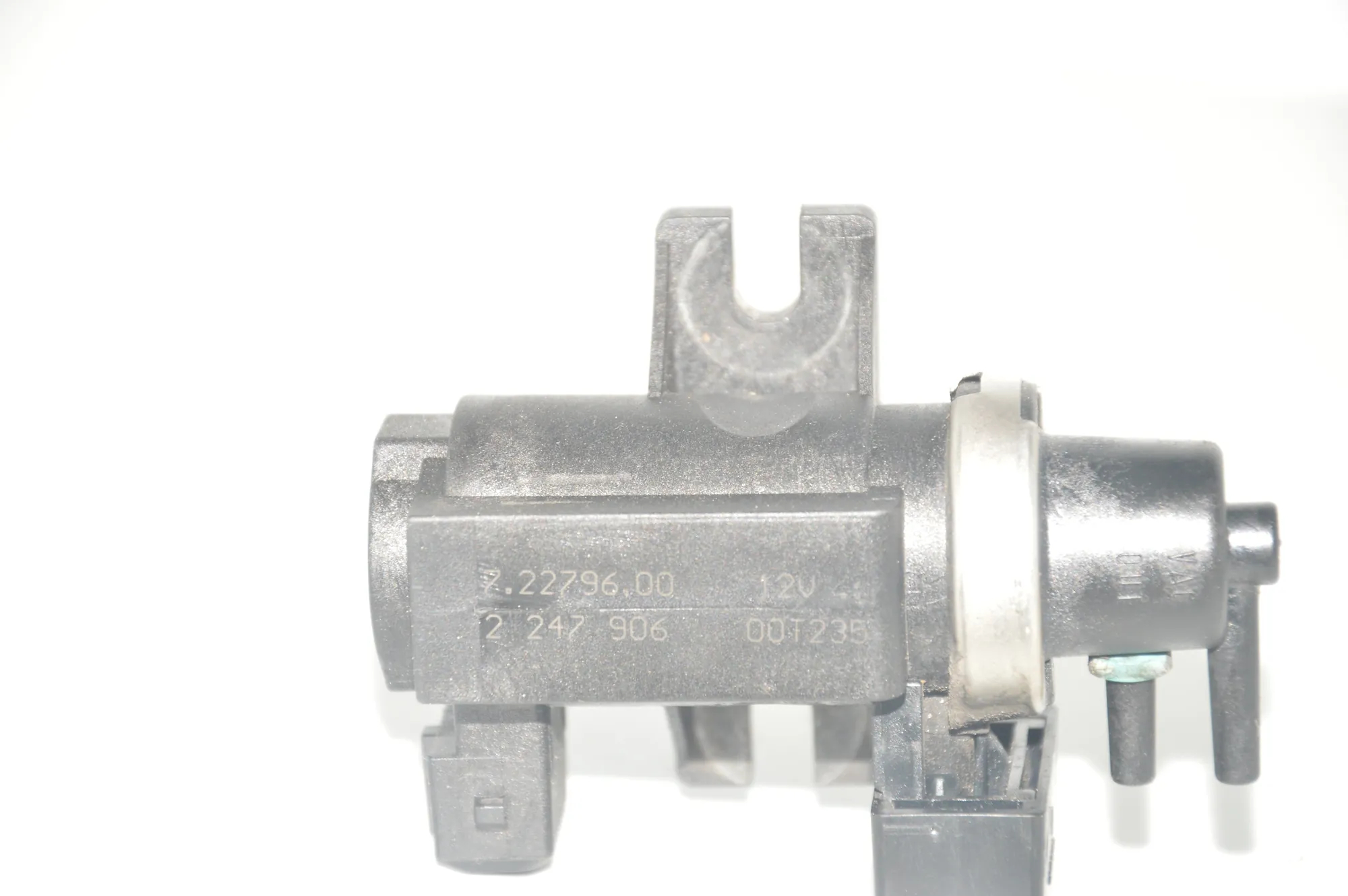 Solenoid Valve – OEM 2247906 · BMW 5 Touring (E39) 525 d 2000 – 2
