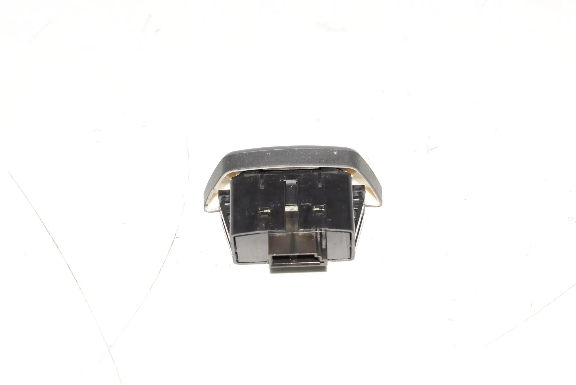 Switches – OEM 6981148 · BMW 5 (E60) 520 d 2007 – 5