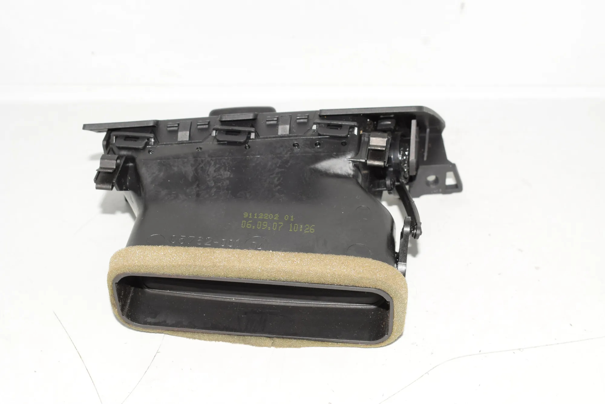 Dashboard Air Vents – OEM 6949303 · BMW 5 (E60) 520 d 2007 – 3