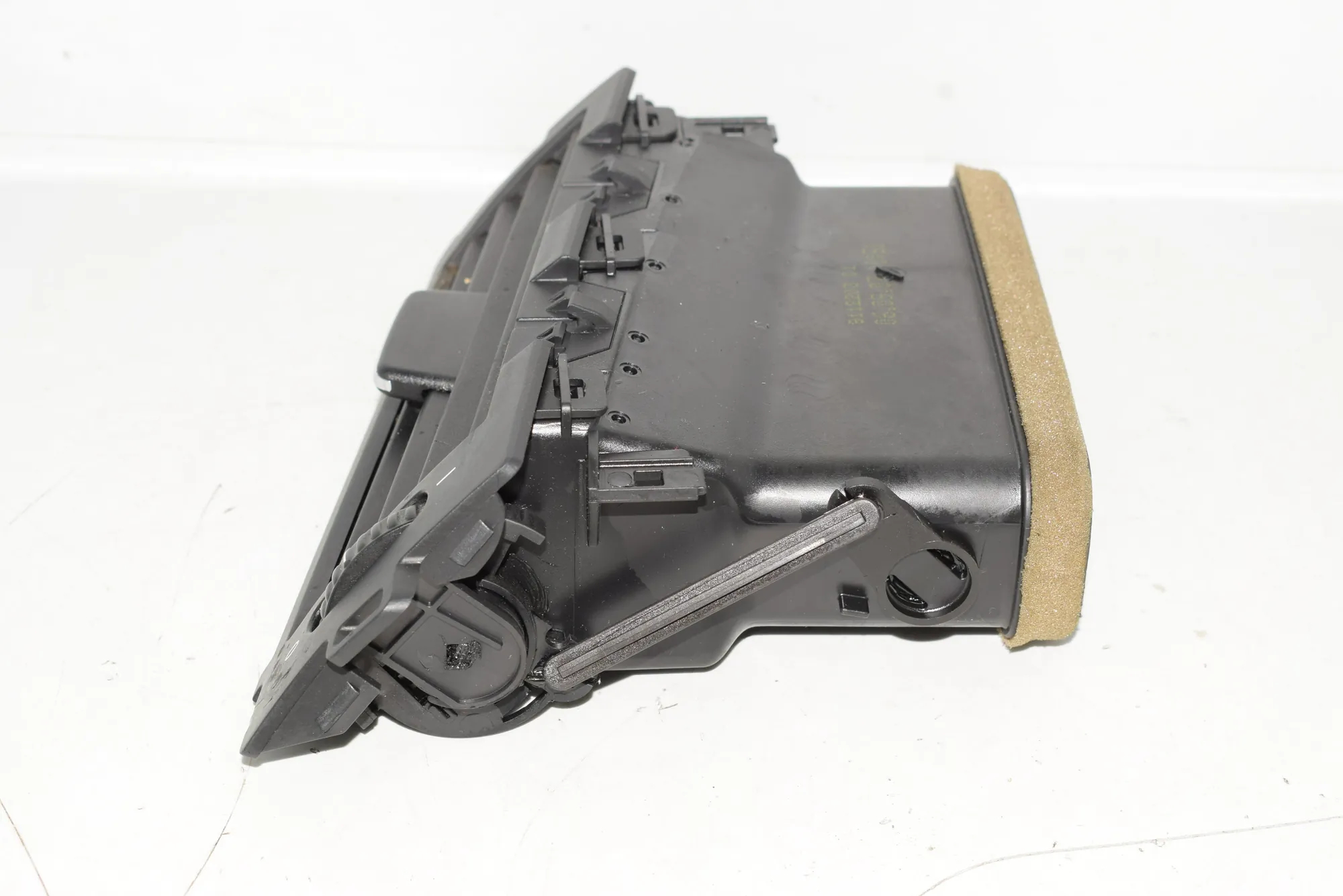 Dashboard Air Vents – OEM 6910731 · BMW 5 (E60) 520 d 2007 – 2